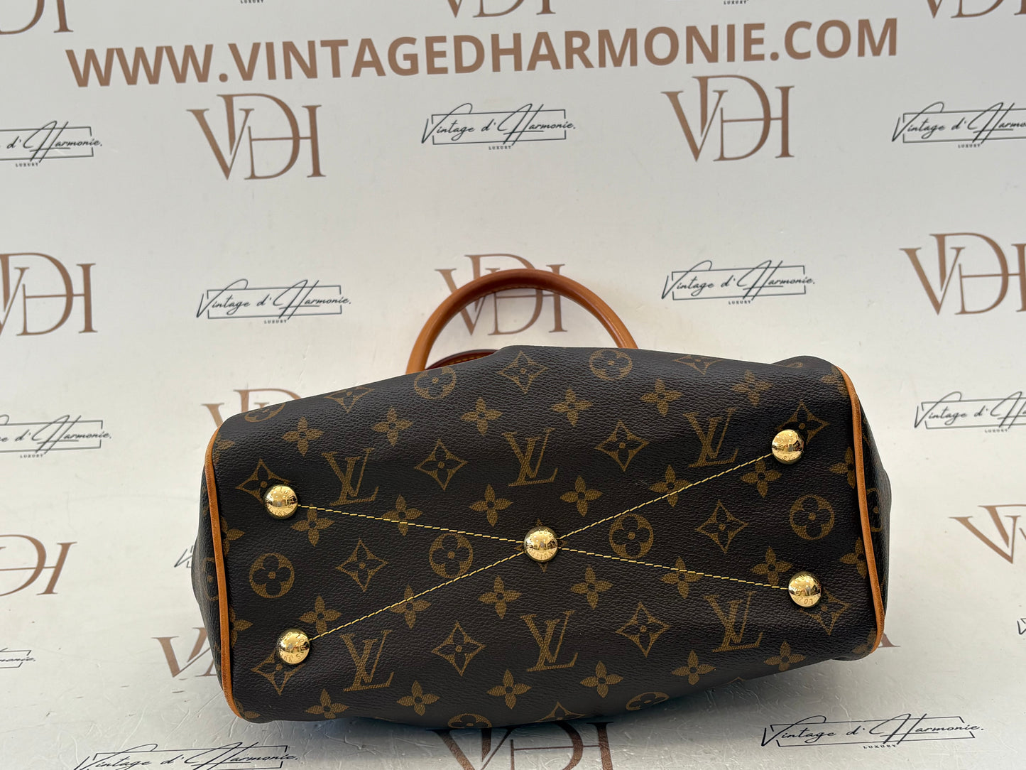 018592 - Louis Vuitton Tivoli PM