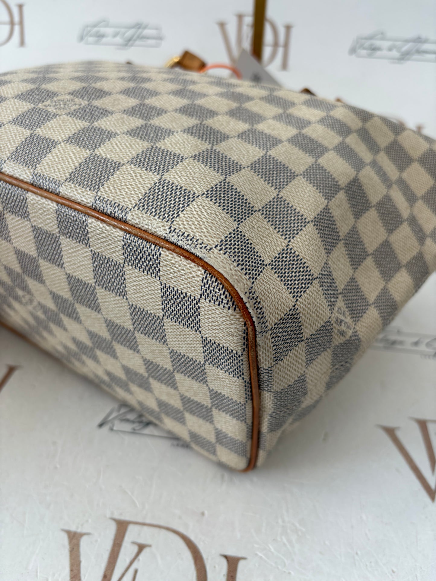 018140 - Louis Vuitton Saleya PM