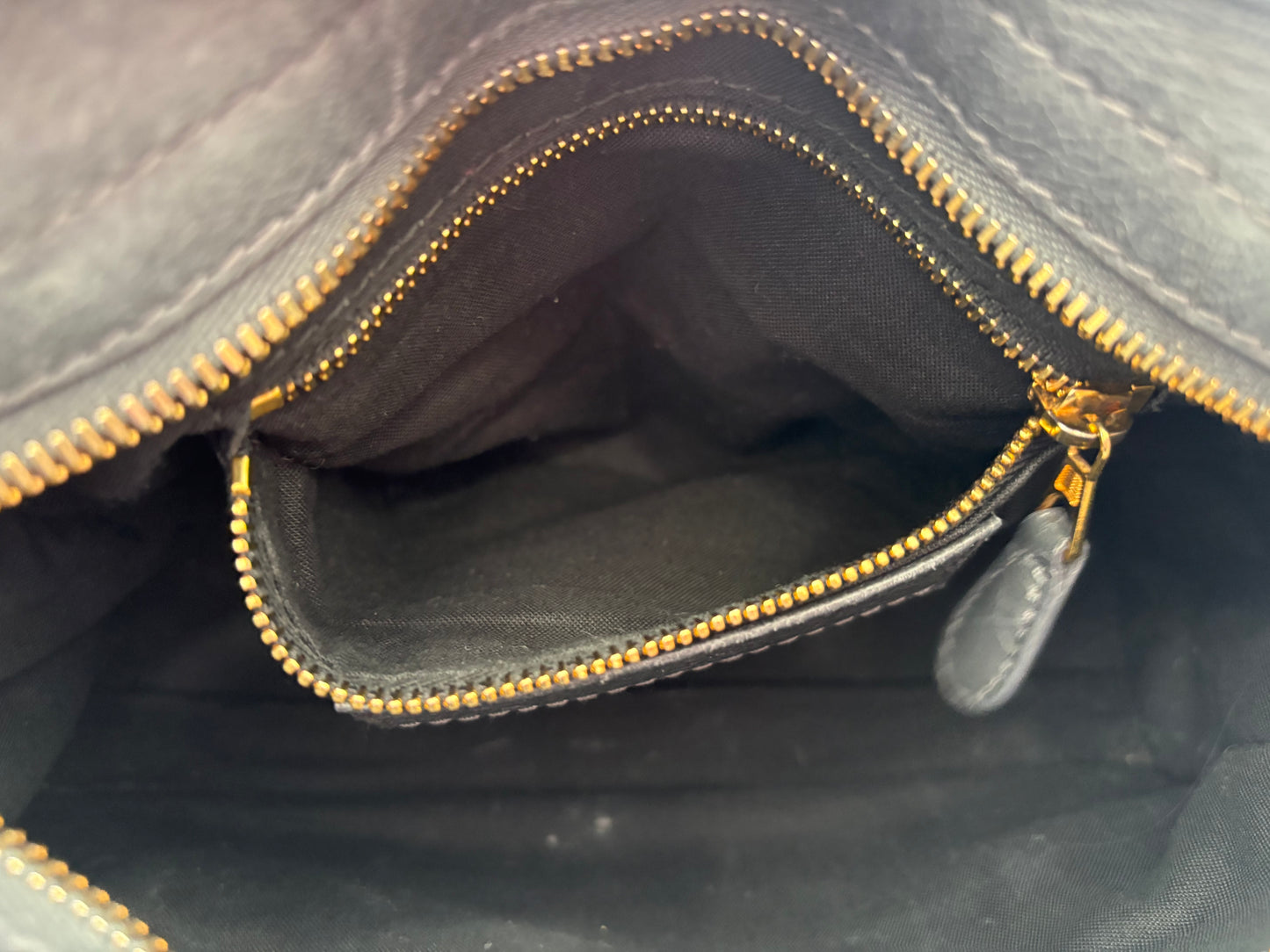 384190 - Balenciaga Giant City