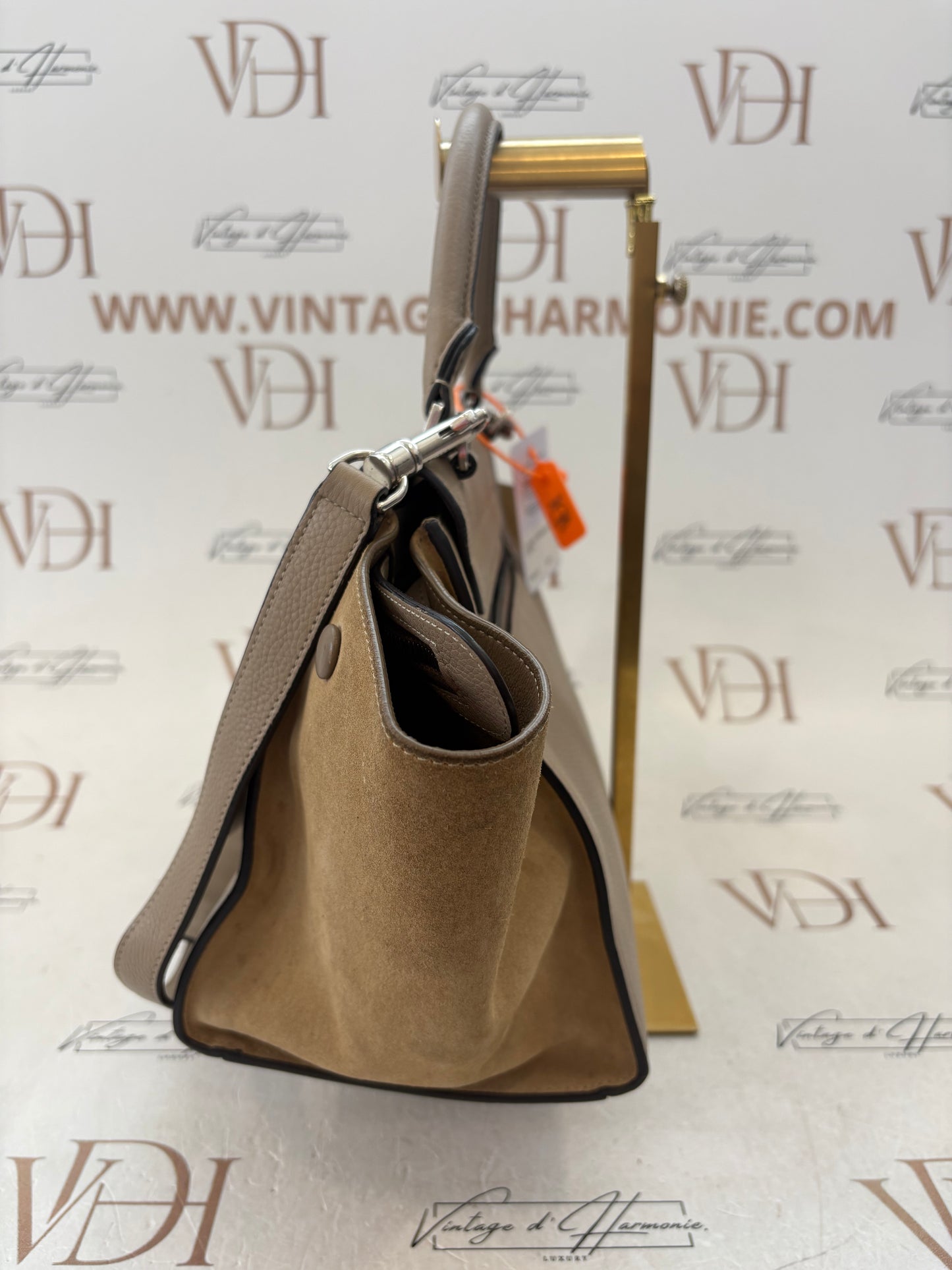 384131 - Céline Trapeze