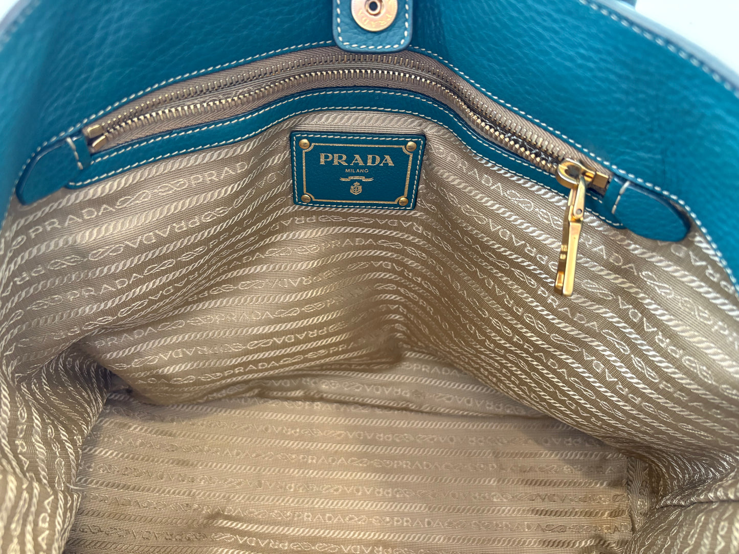 018576 - Prada Blue