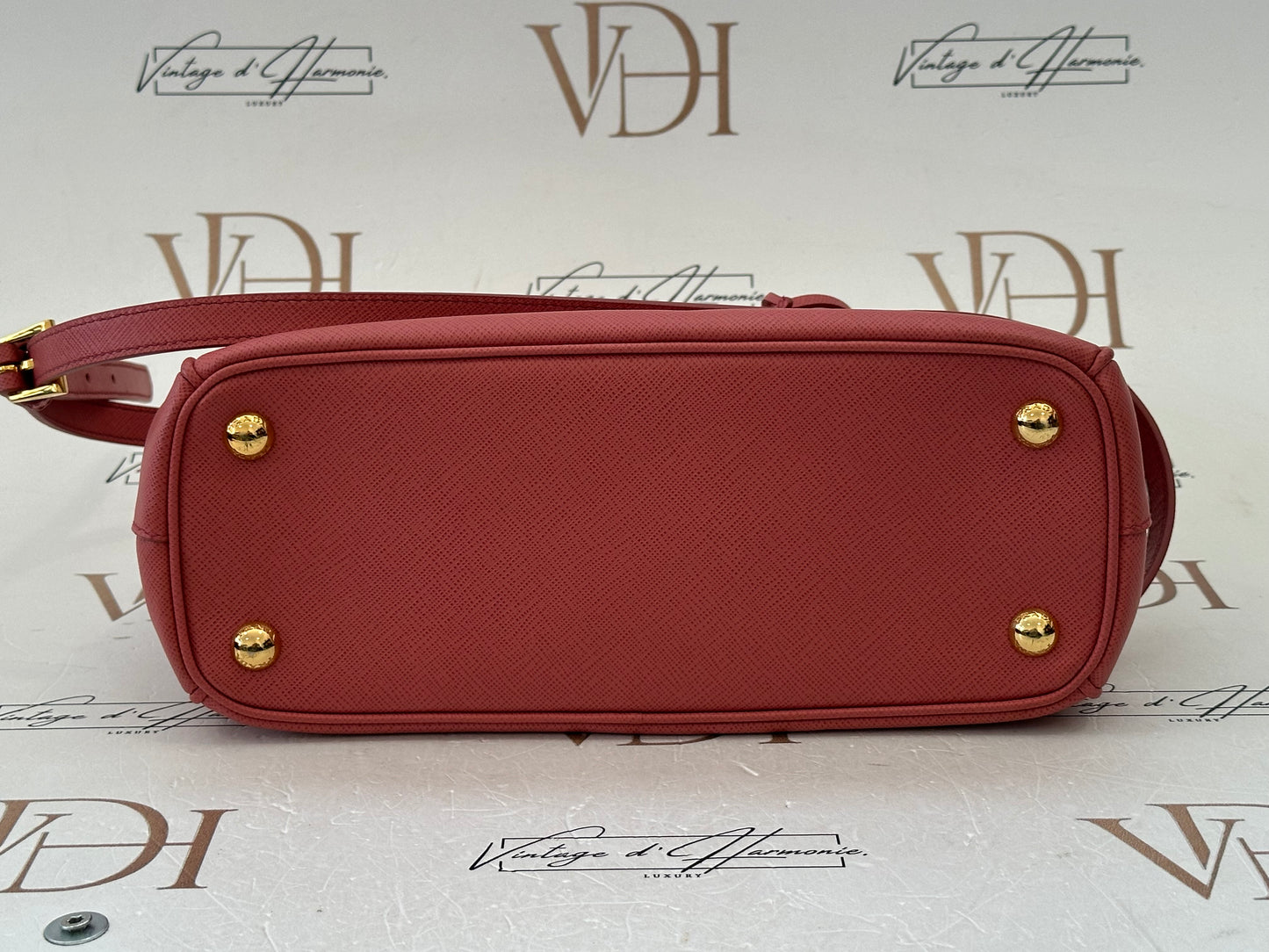 382950 - Prada Galleria