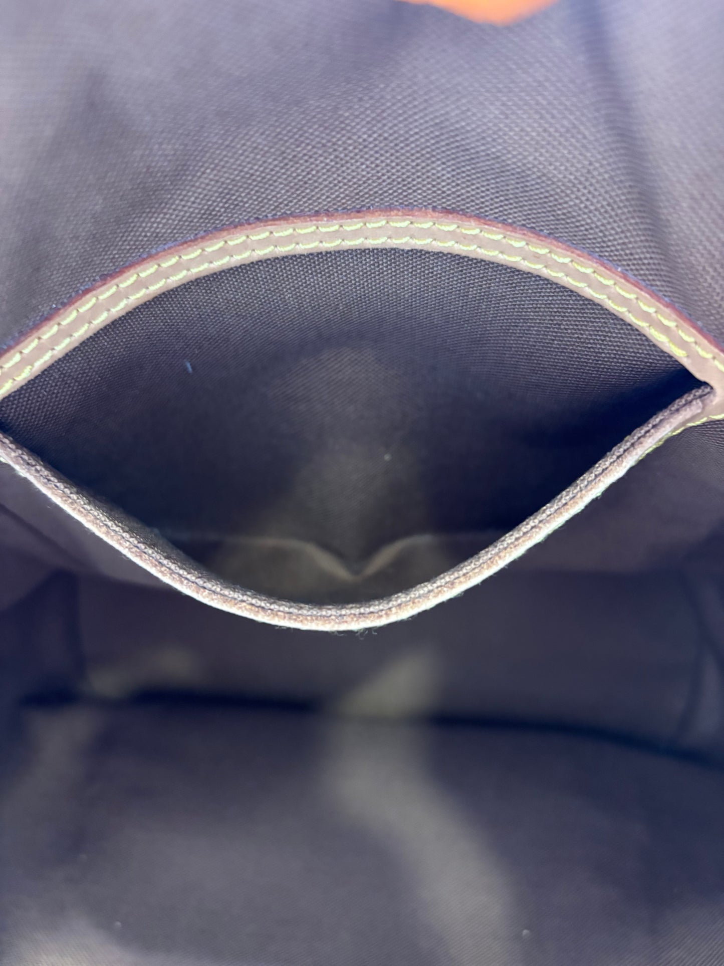 017177 - Louis Vuitton Montsouris MM