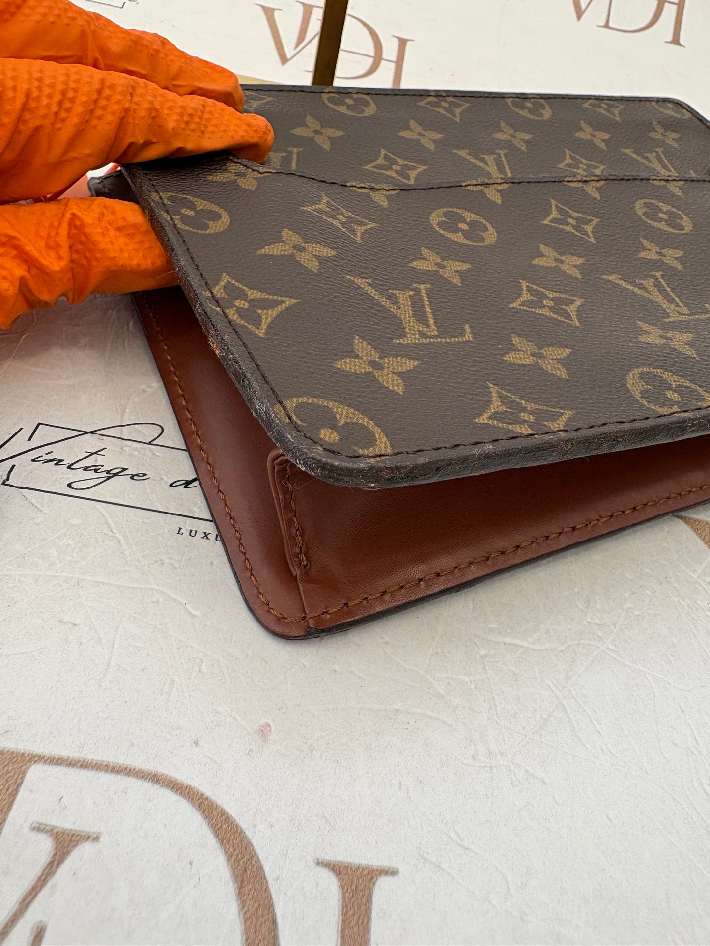 017676 - Louis Vuitton Pochette Homme
