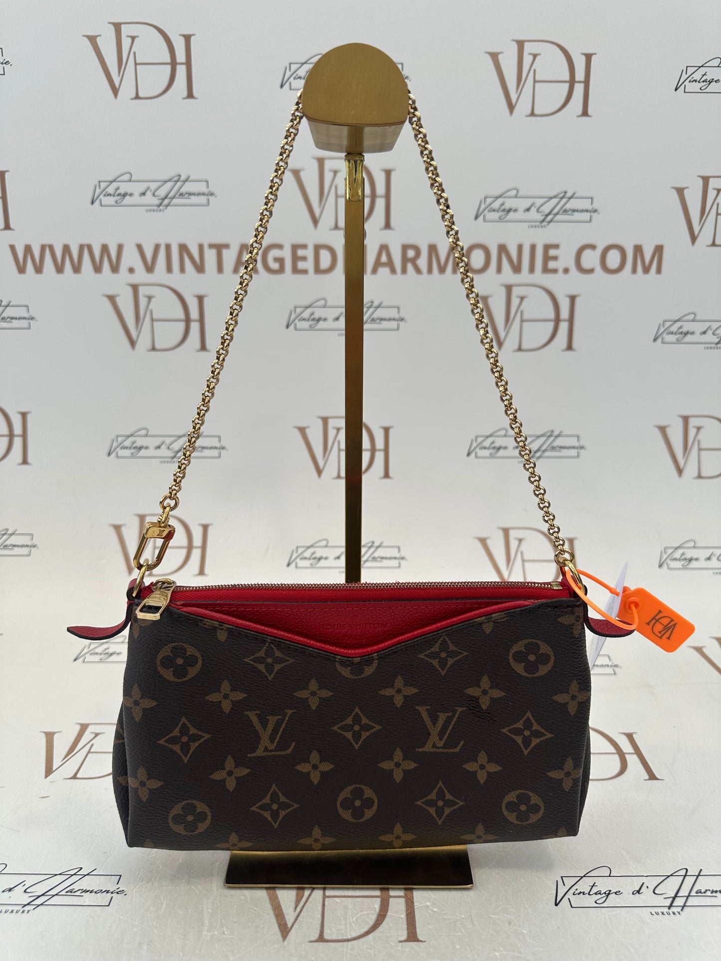 382894 - Louis Vuitton Pallas
