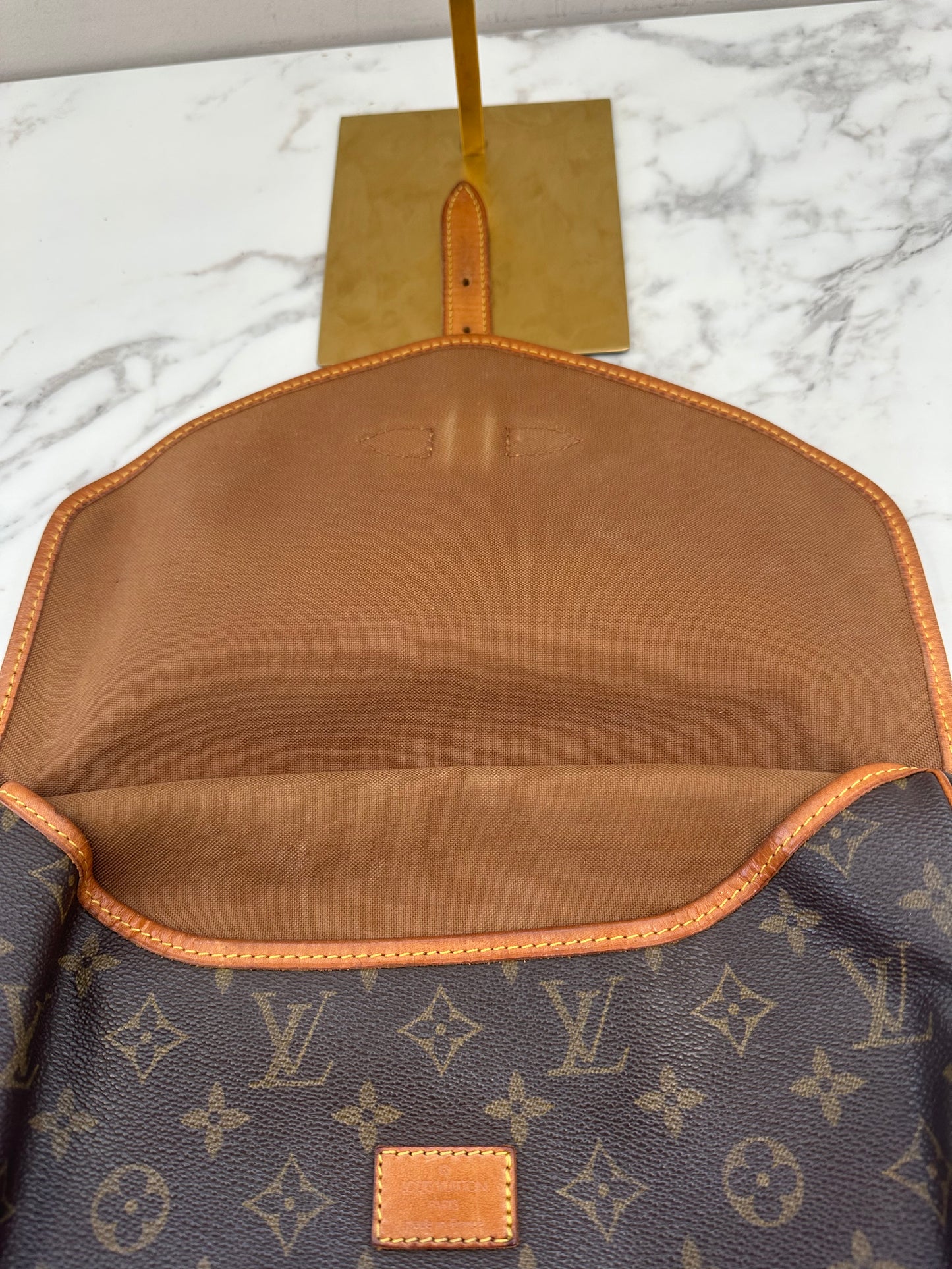 Louis Vuitton Saumur 30