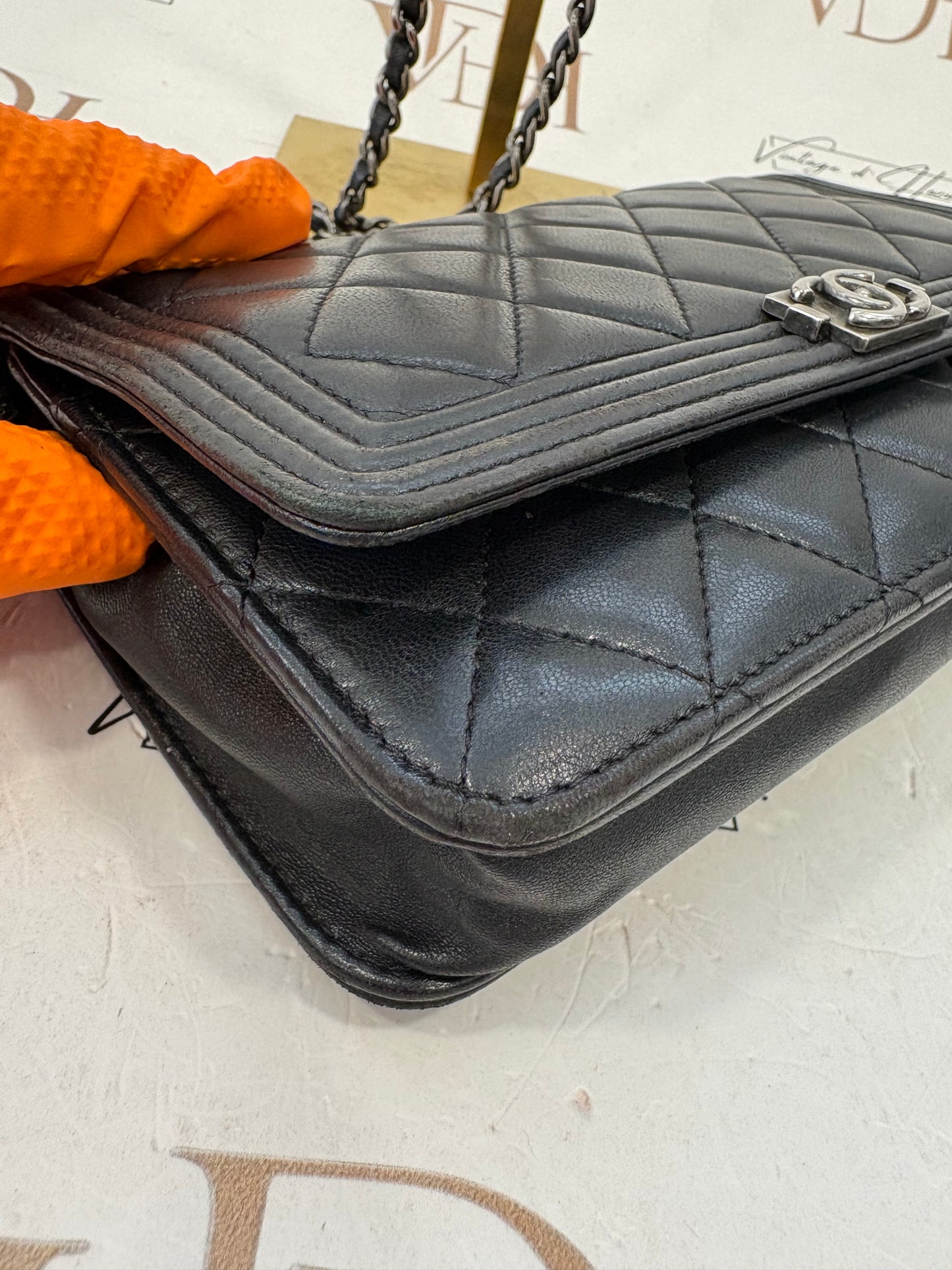 383065 - Chanel Boy Bag