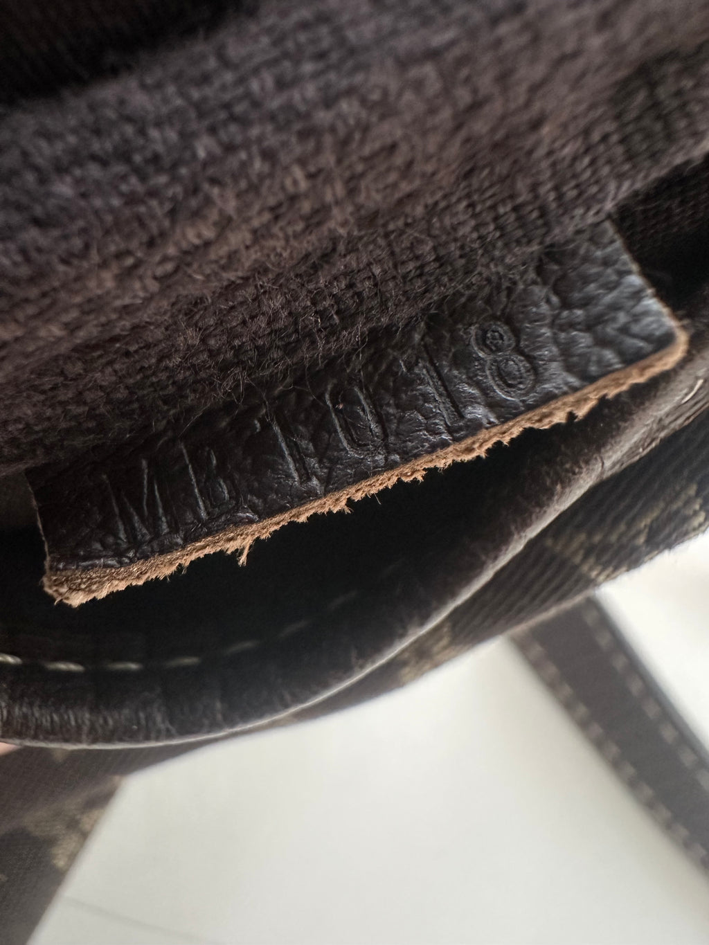 Louis Vuitton Mini Lin Saumur 30