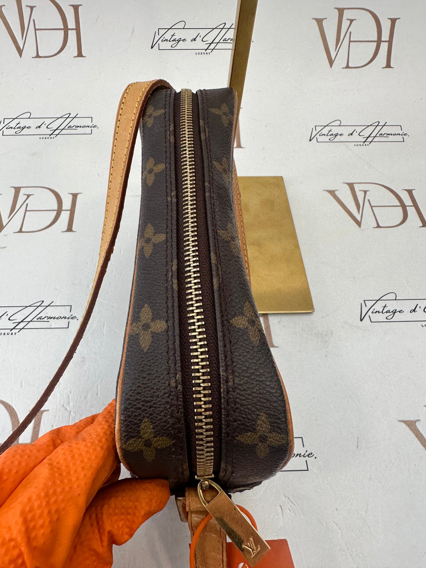017763 - Louis Vuitton Pochette Cite