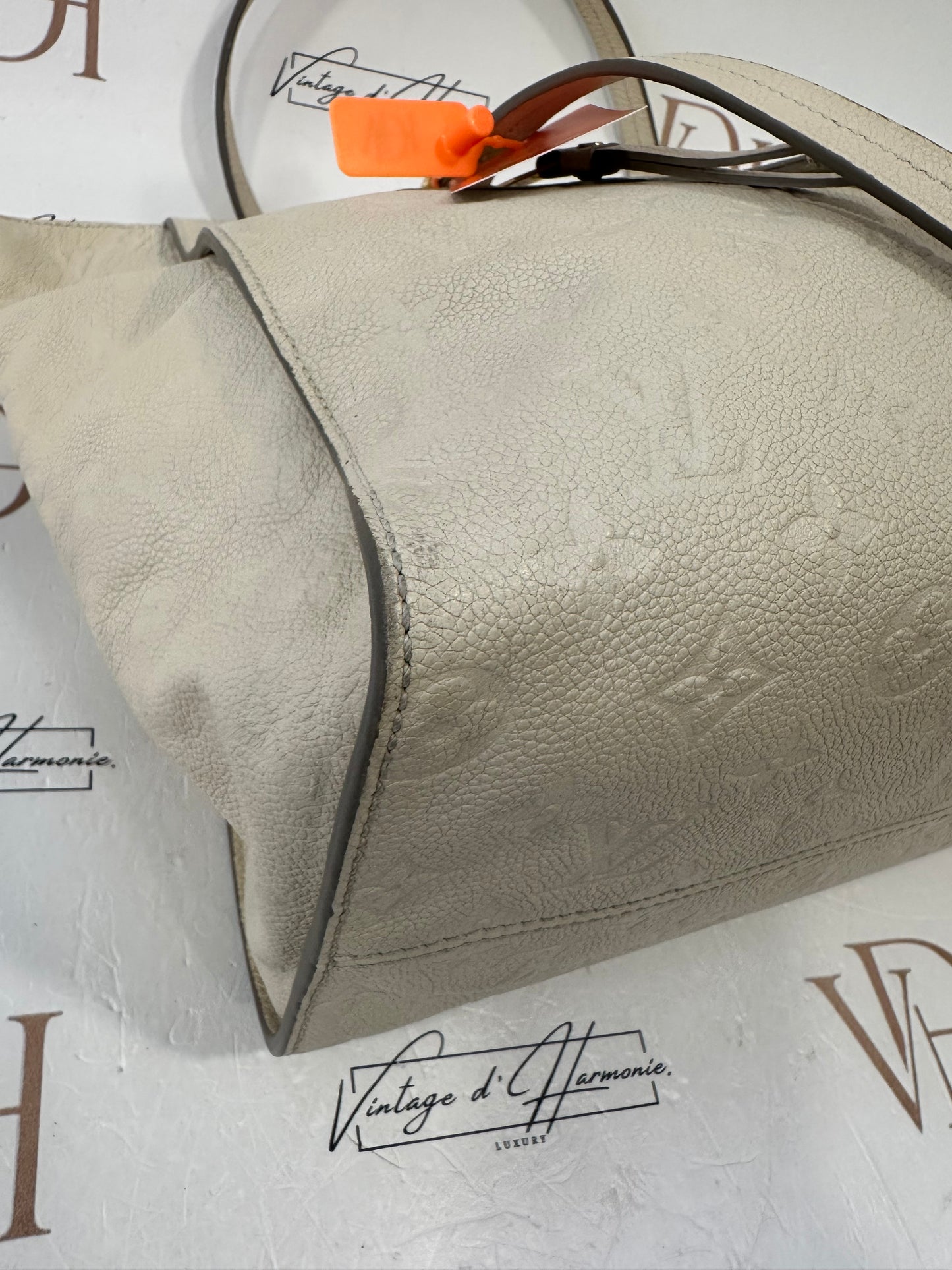382893 - Louis Vuitton Lumineuse