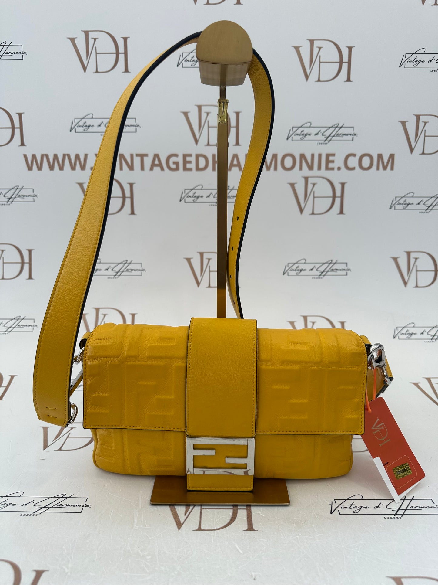 382667 - Fendi Baguette