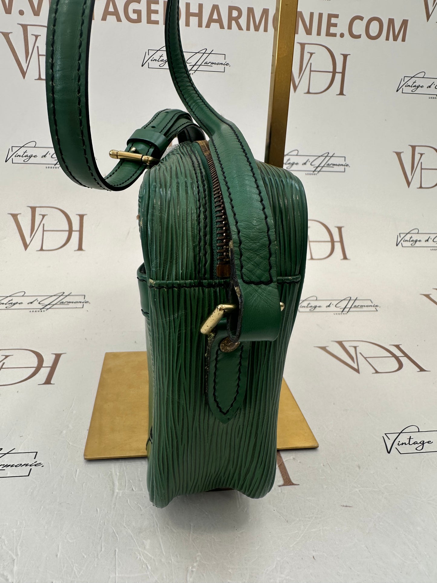 016877 - Louis Vuitton Trocadero 23