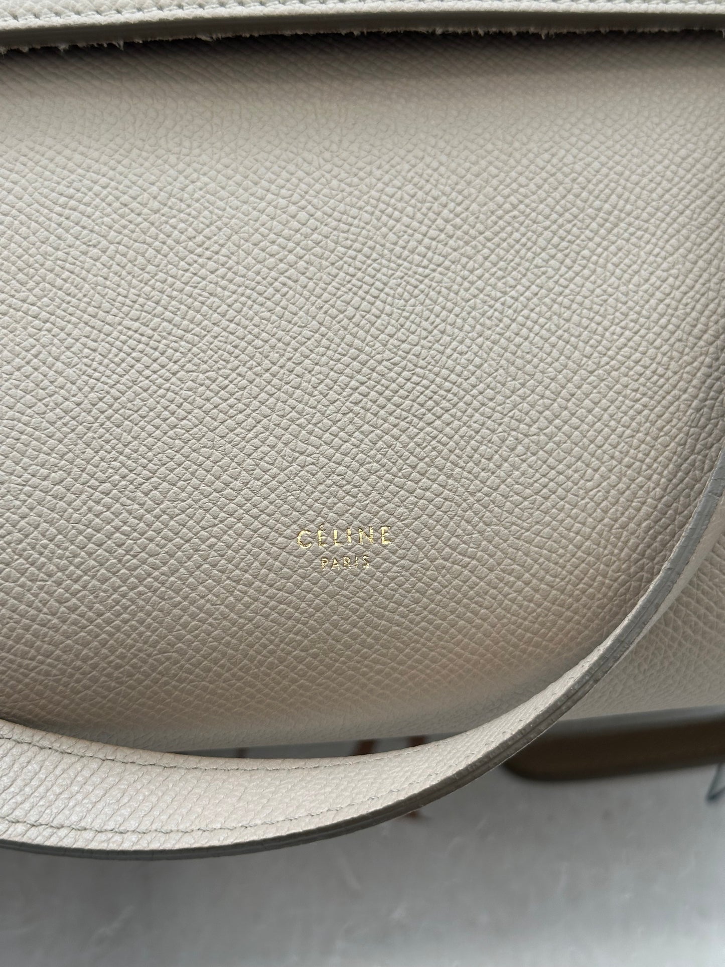 384117 - Céline Belt