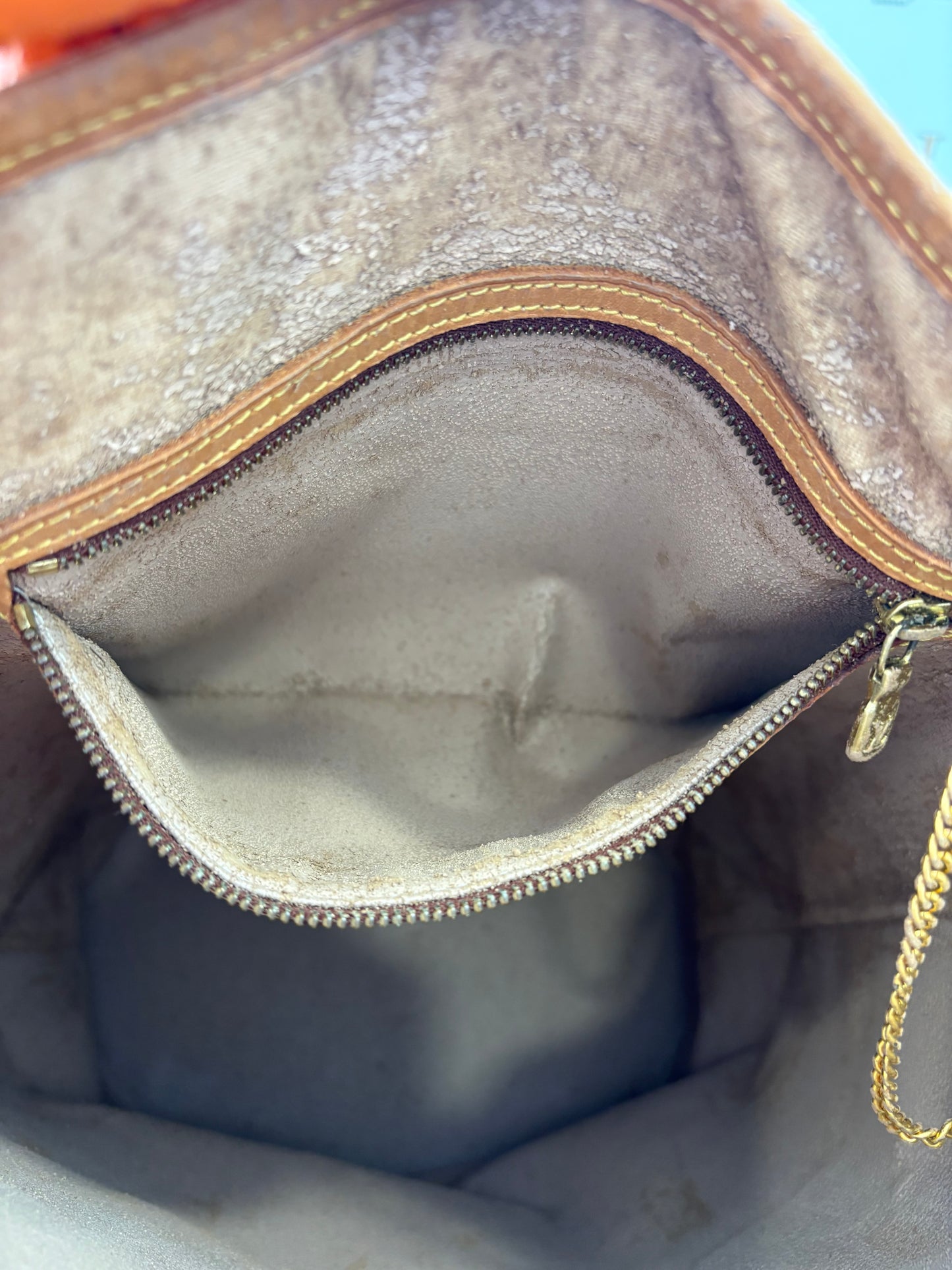 018332  - Louis Vuitton Bucket GM