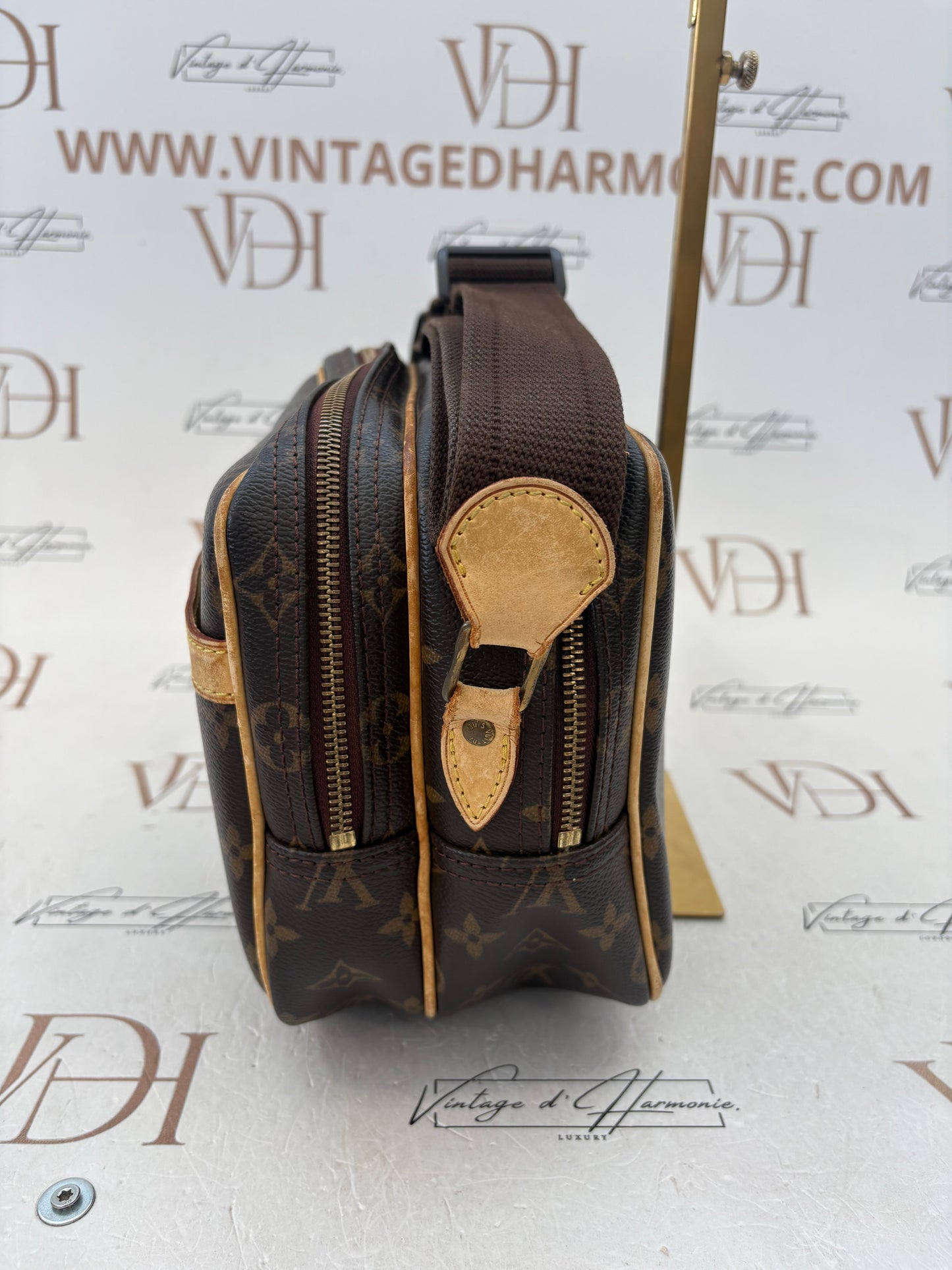 018692 - Louis Vuitton Reporter PM