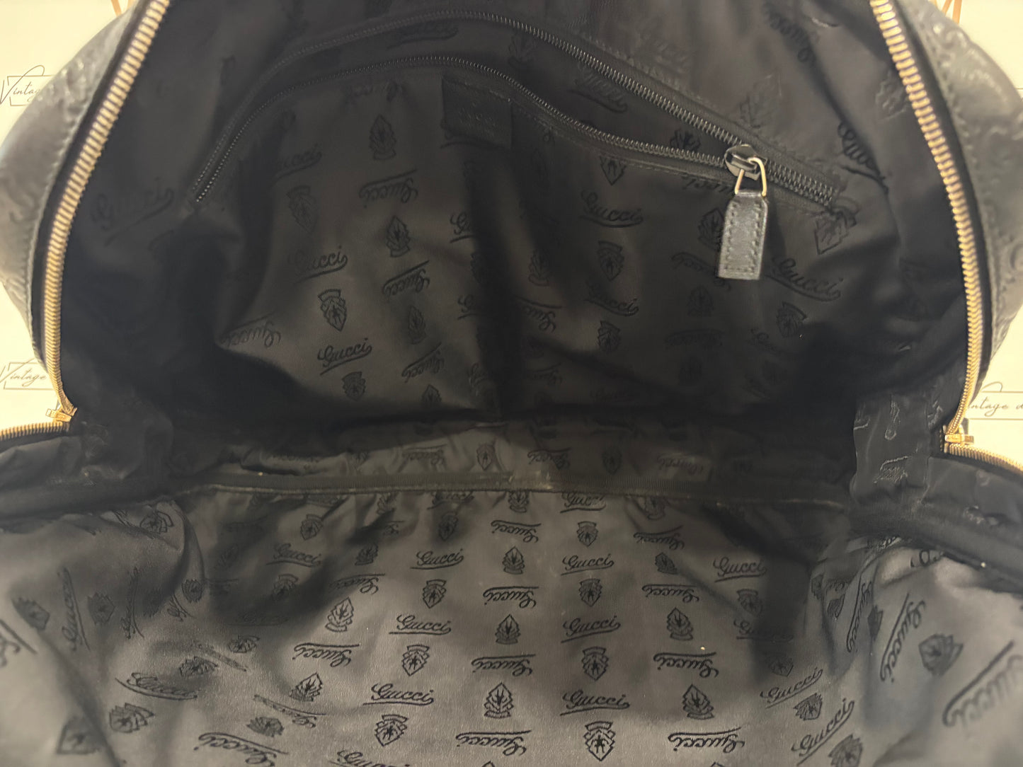 383284 - Gucci Messenger
