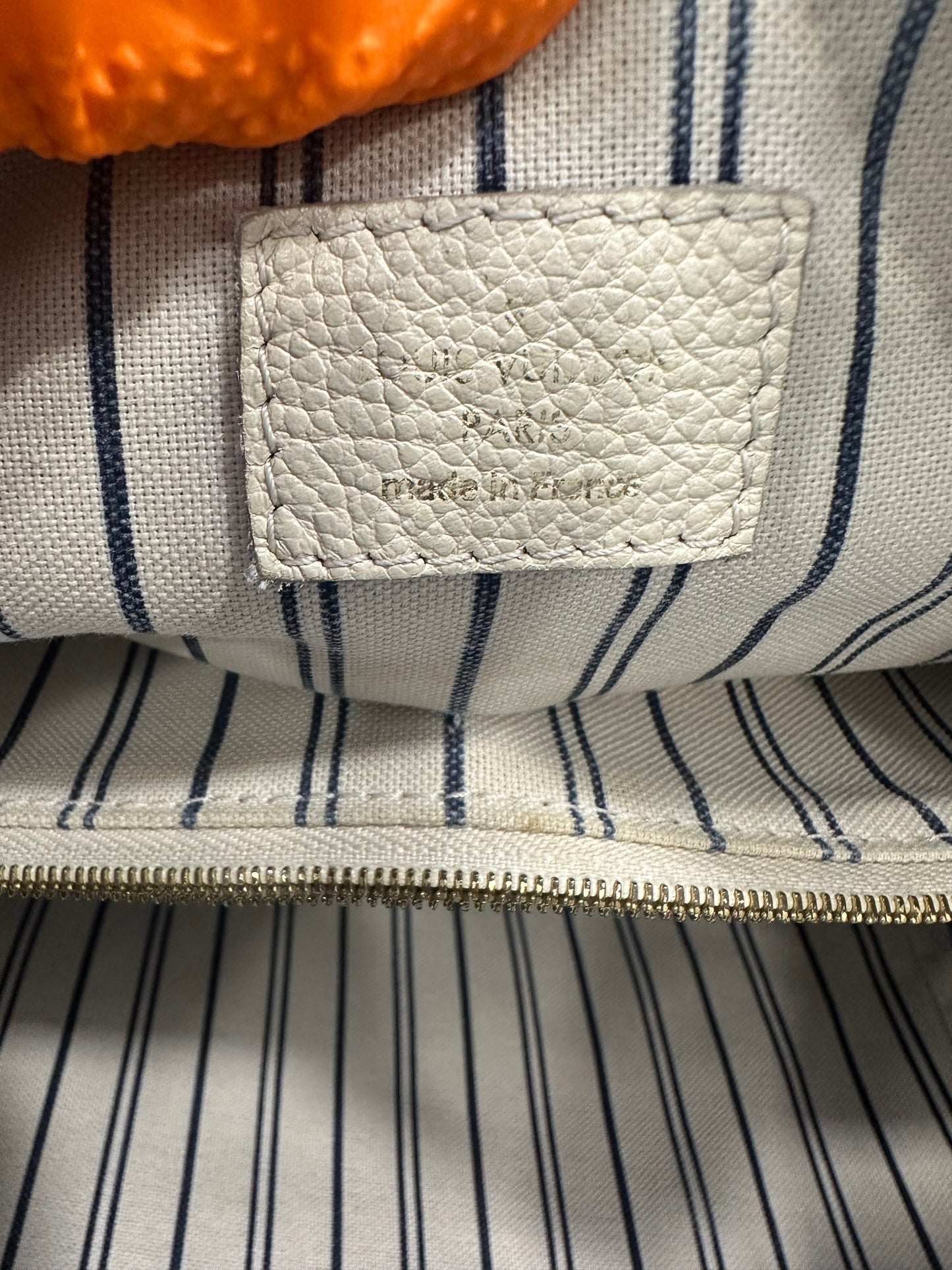 382893 - Louis Vuitton Lumineuse