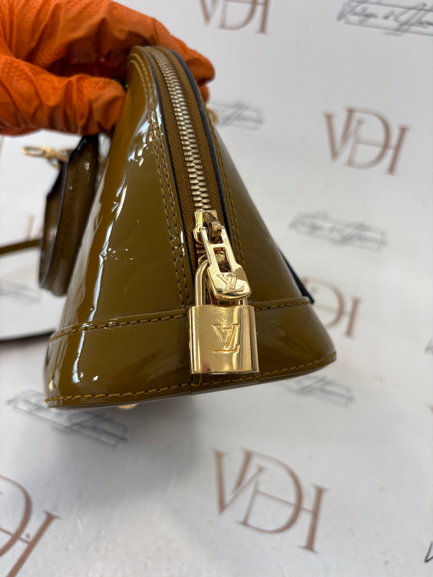 201660 - Louis Vuitton Alma BB