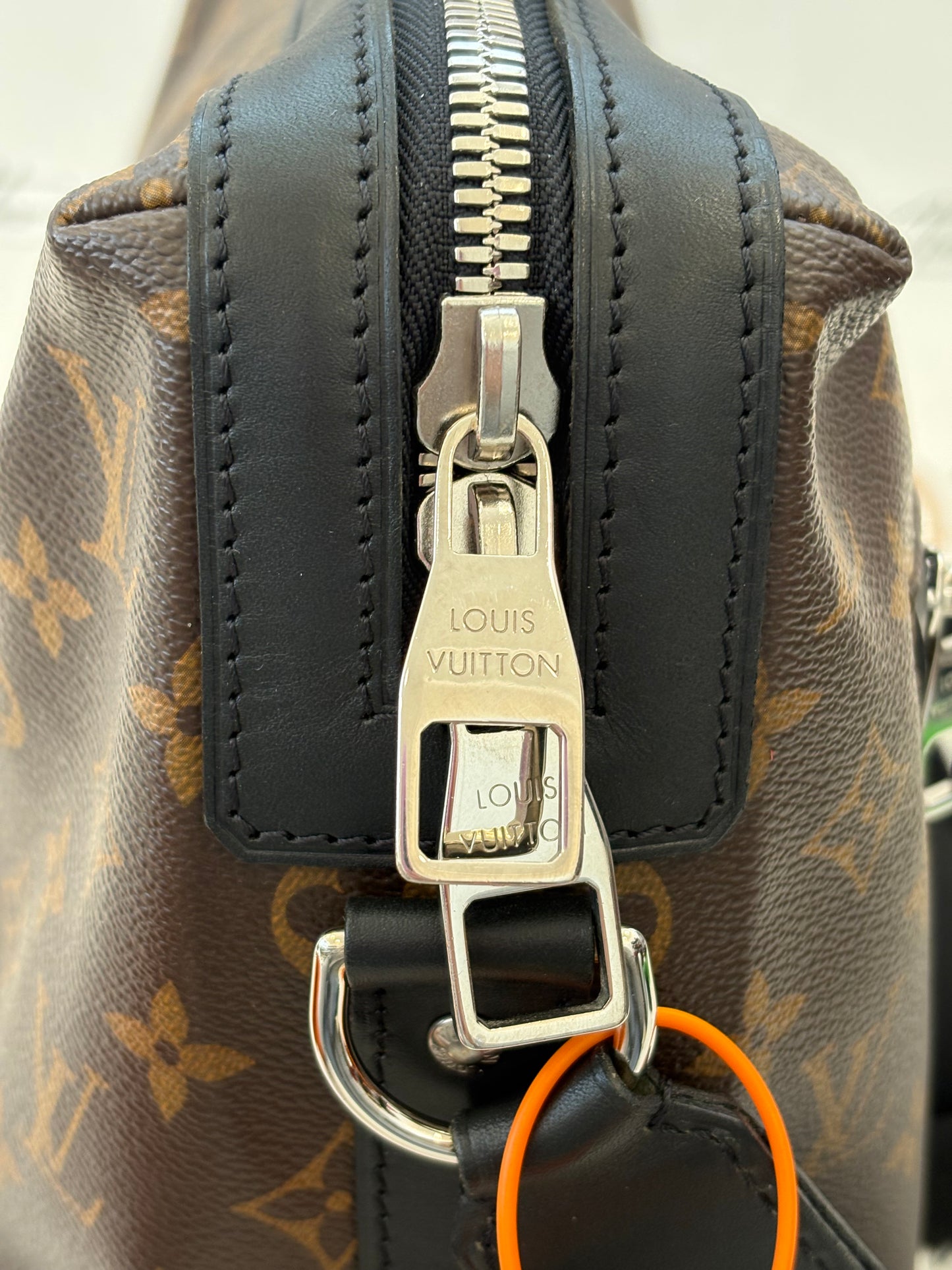 018877 - Louis Vuitton Torres Macassar
