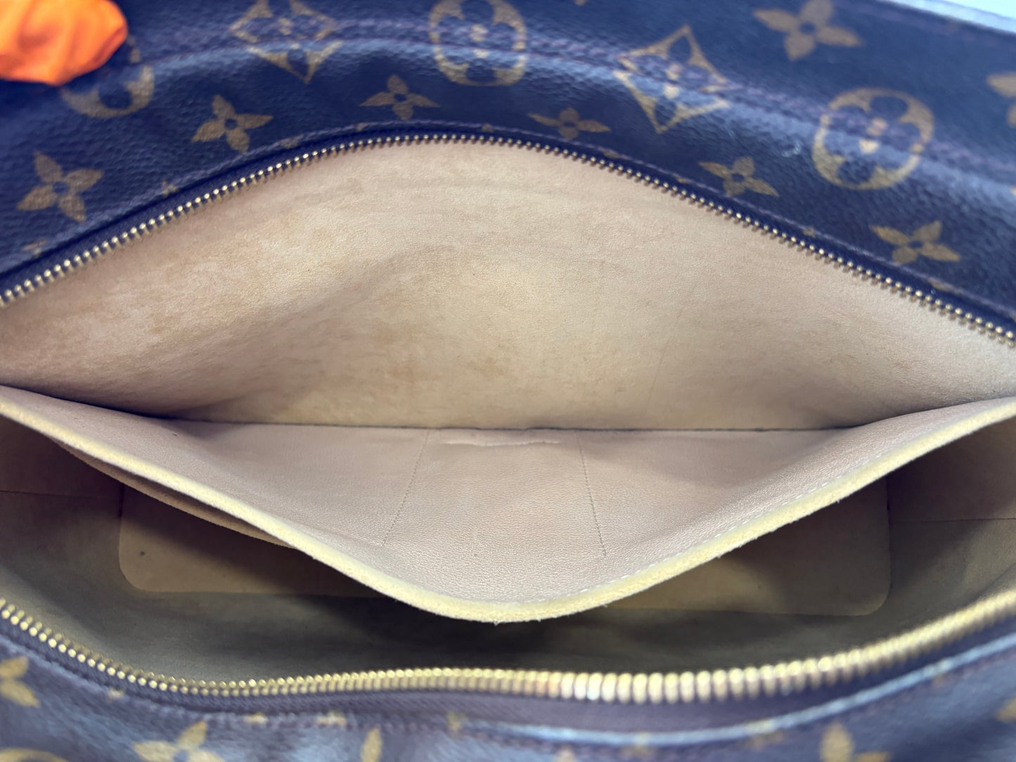 018259 - Louis Vuitton Luco