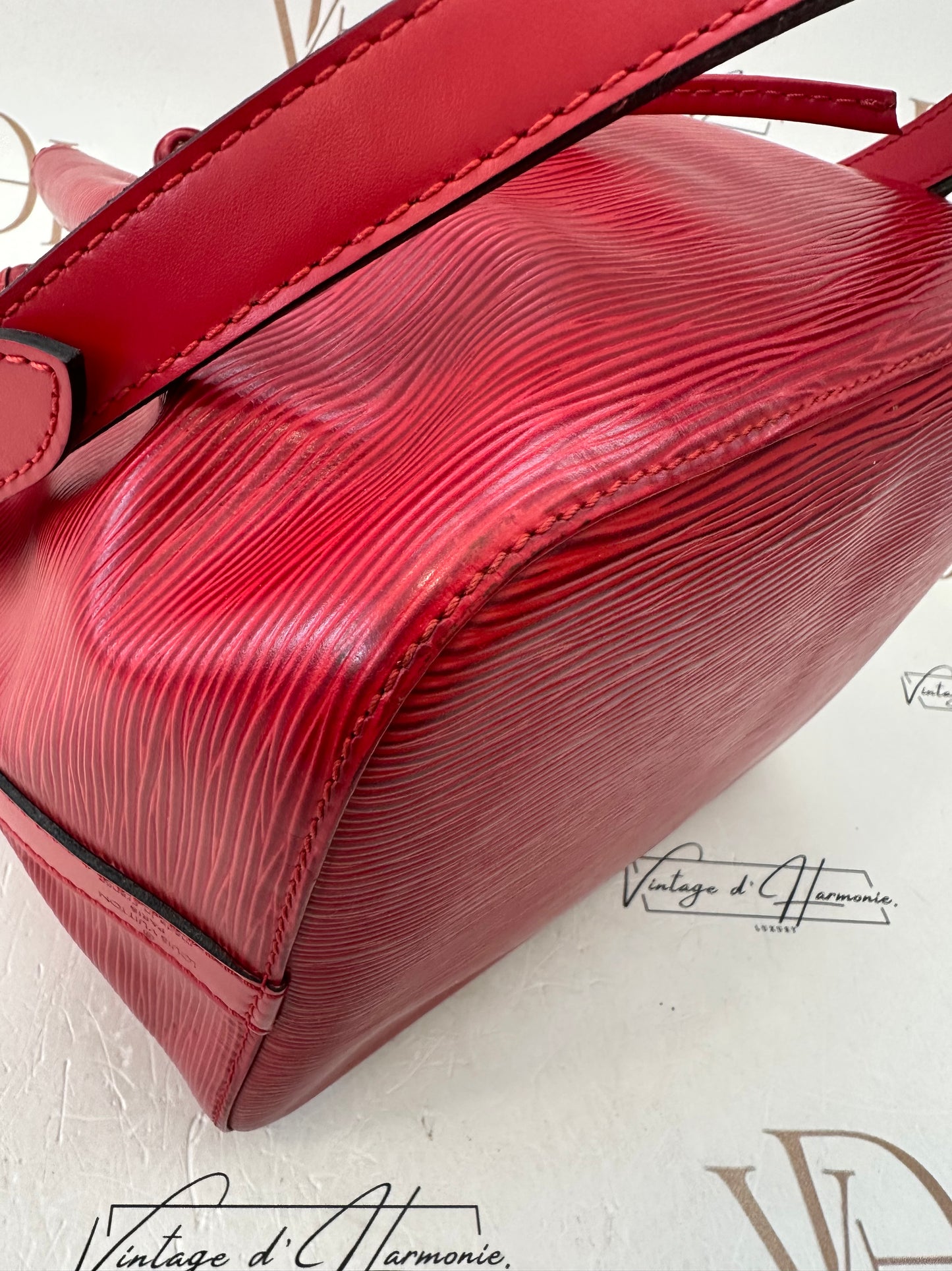 017933 - Louis Vuitton Red Epi Noè