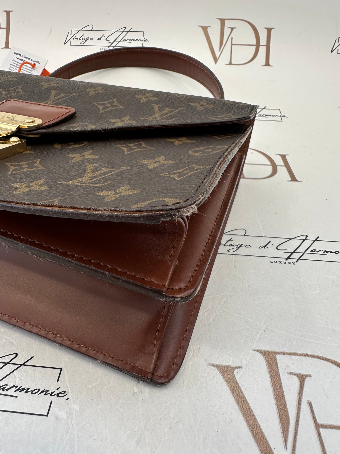 017854 - Louis Vuitton Concorde