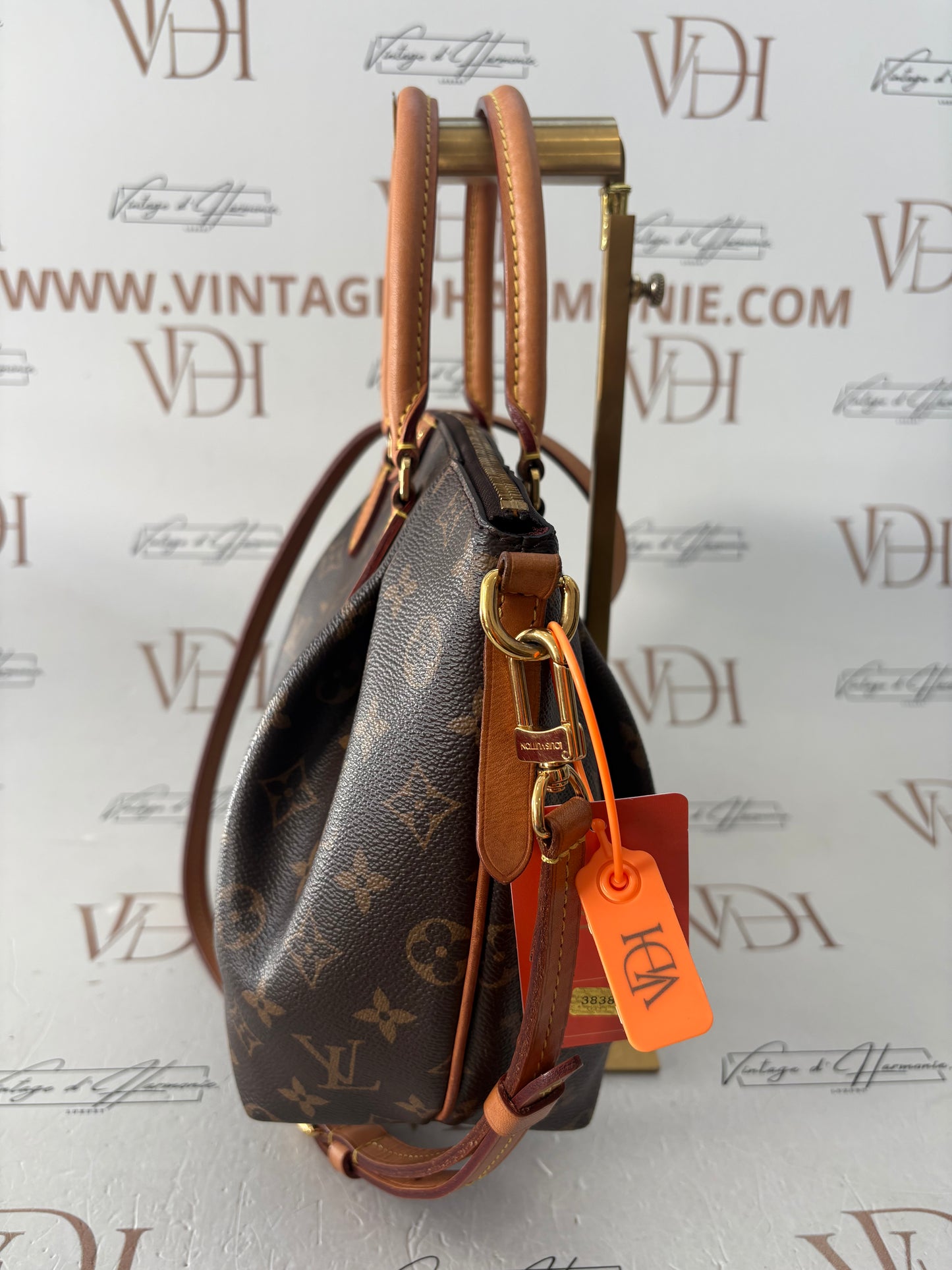 383821 - Louis Vuitton Turenne