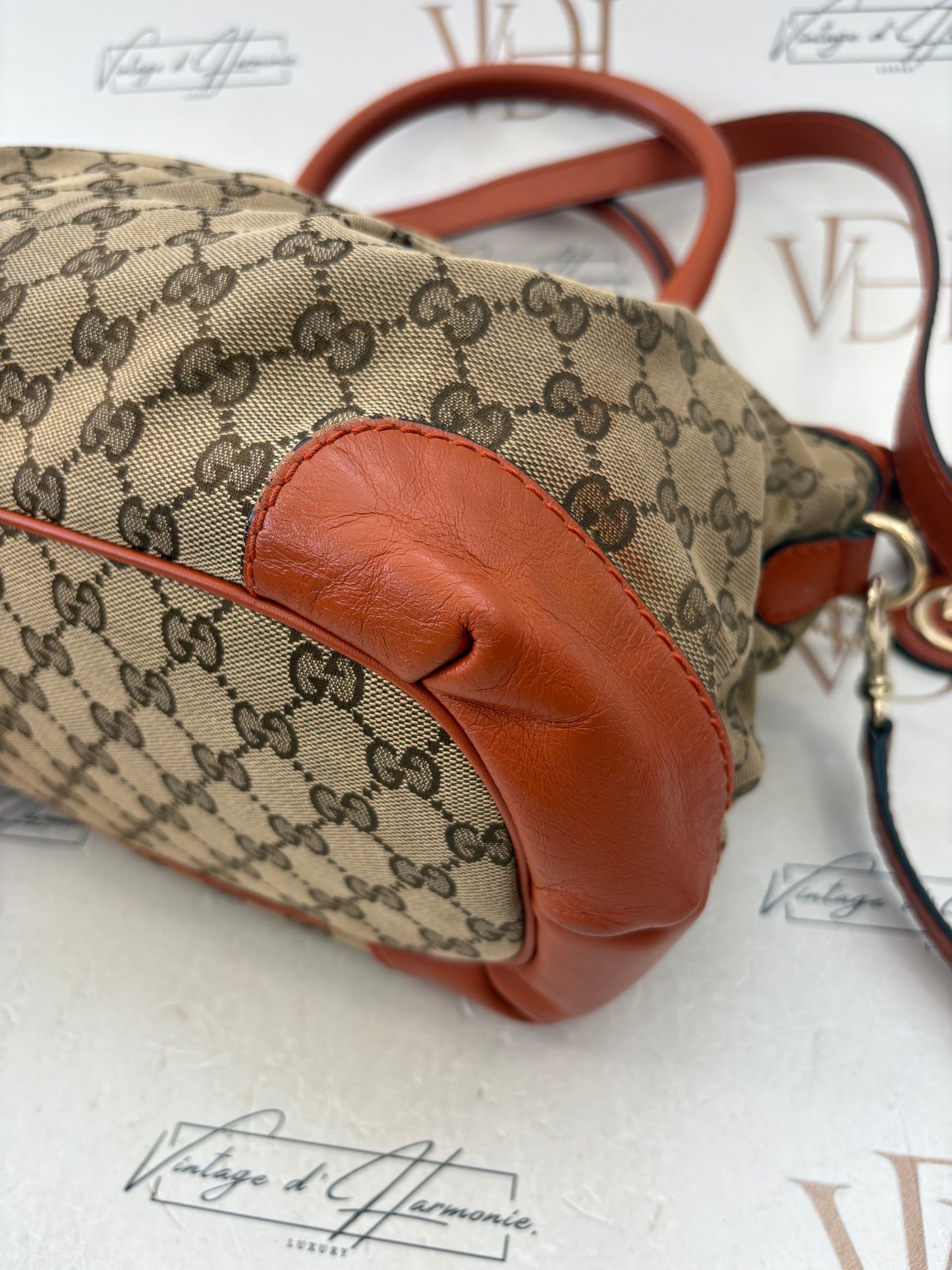 384043 - Gucci Sukey
