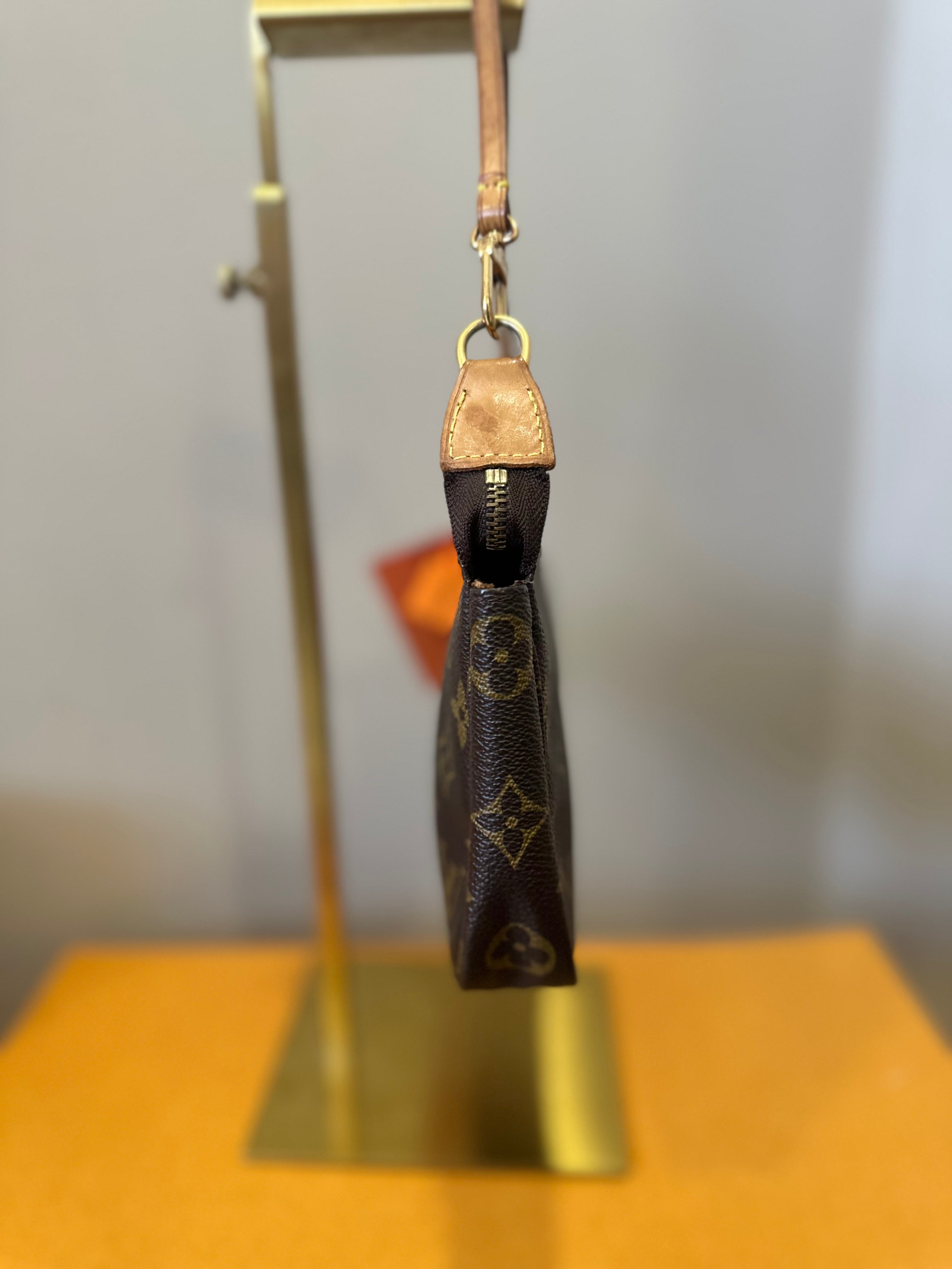 Louis Vuitton Pochette