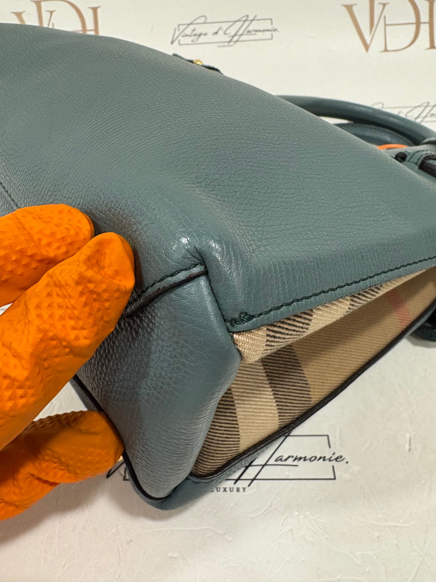 383289 - Burberry The Banner