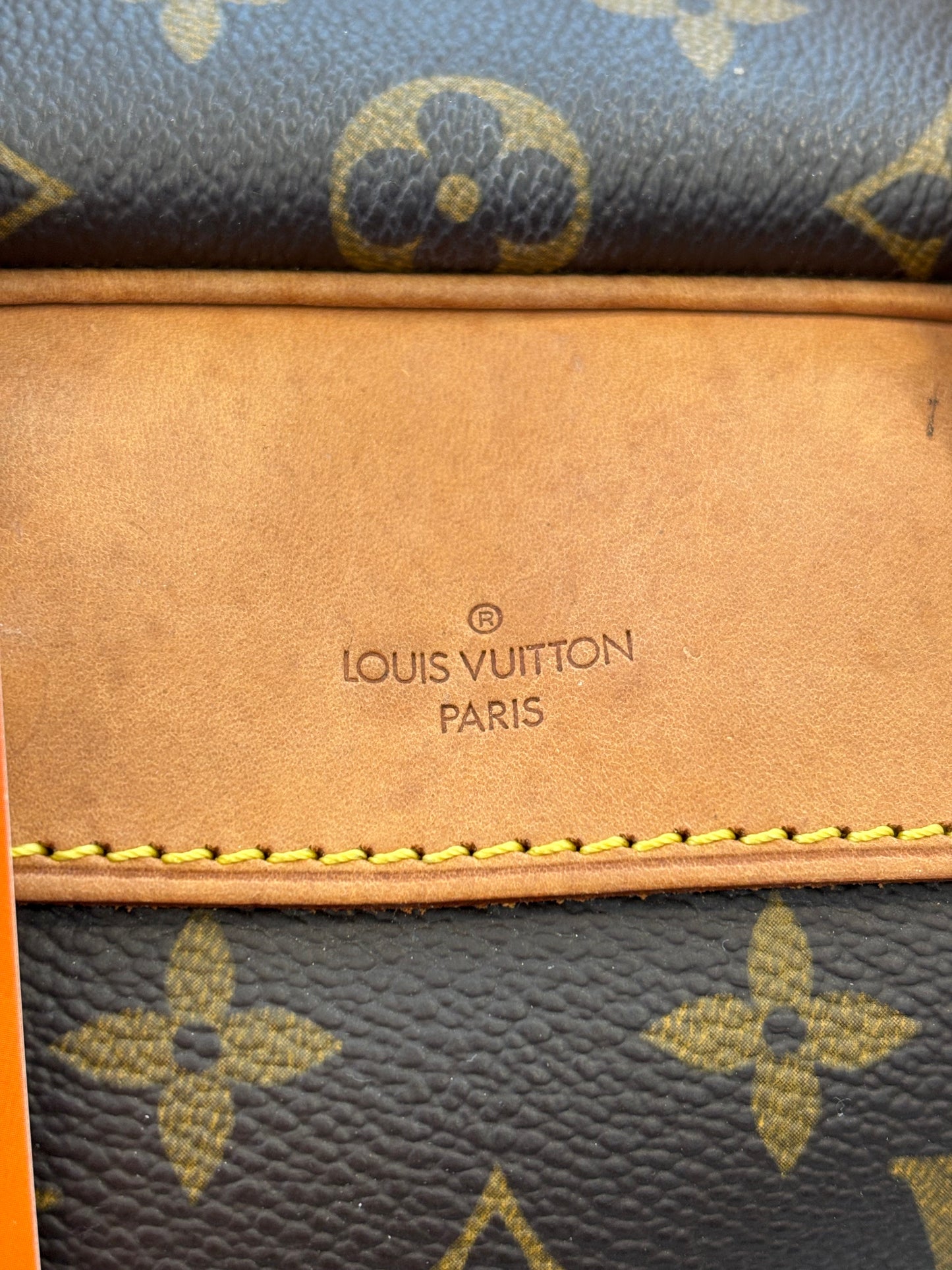 018950 - Louis Vuitton Deauville