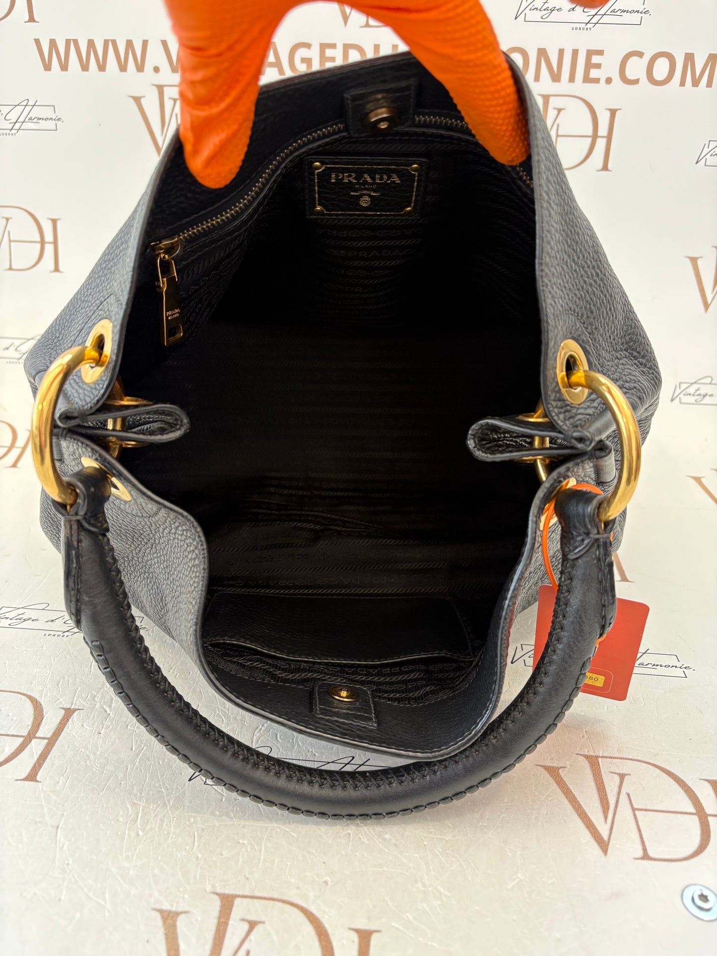 383880 - Prada Black