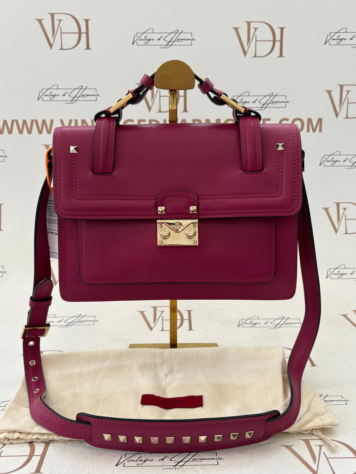 201240 - Valentino