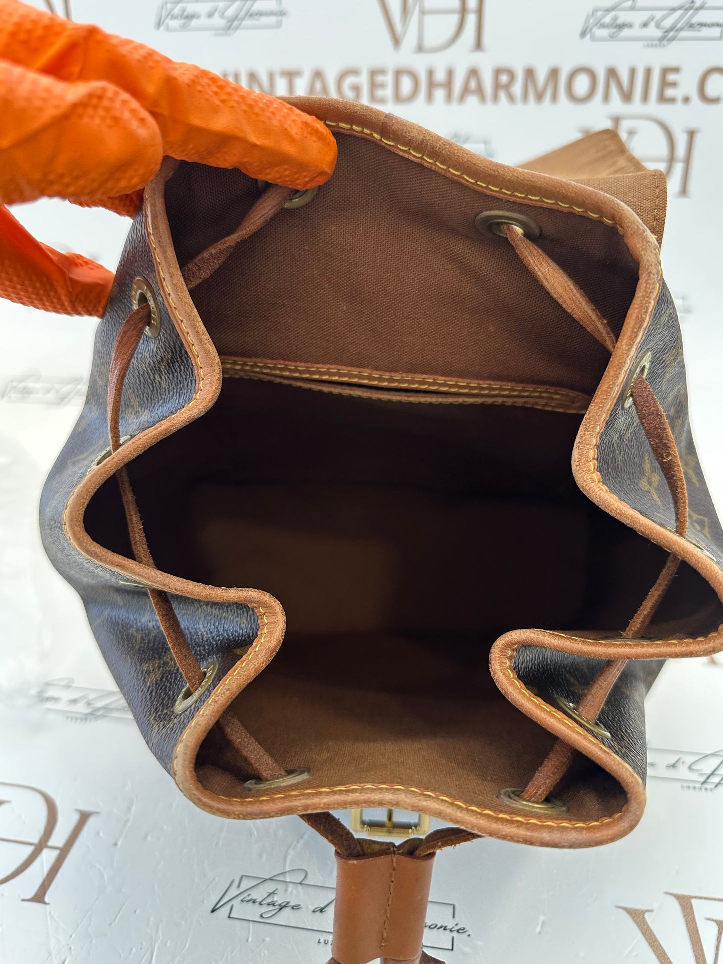 017767 - Louis Vuitton Montsouris MM