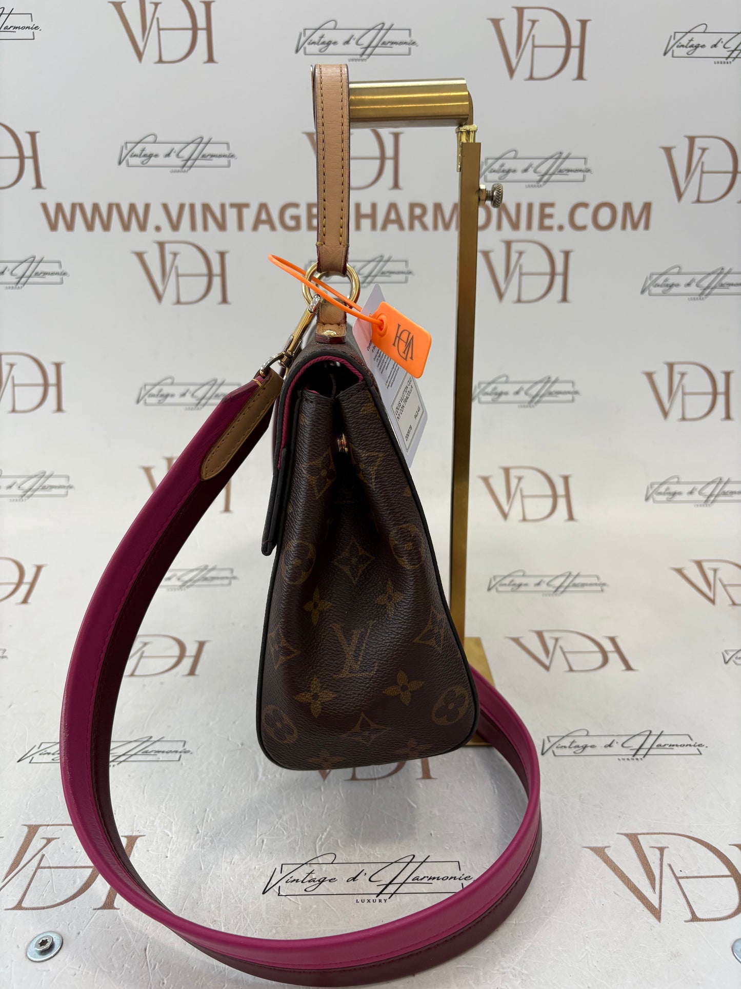 200978 - Louis Vuitton Cluny