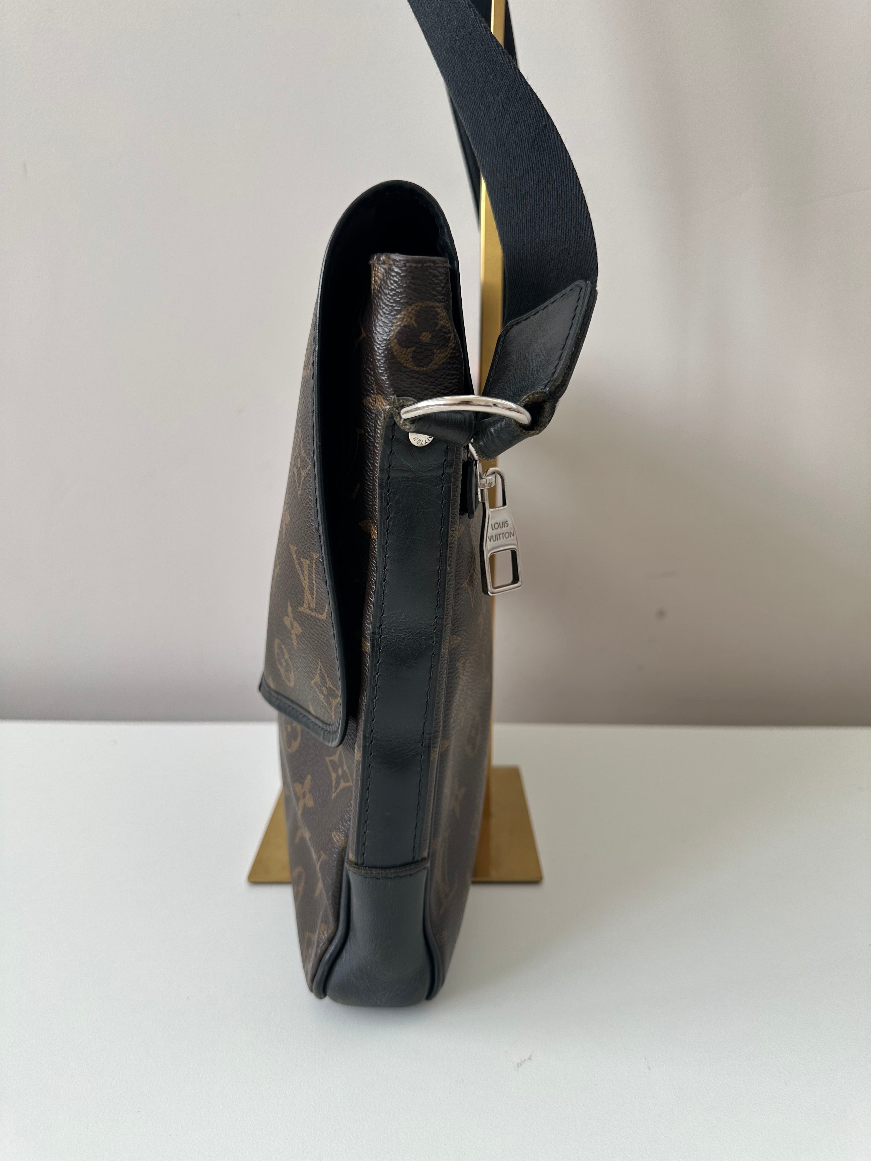 Louis Vuitton Macassar Bus MM