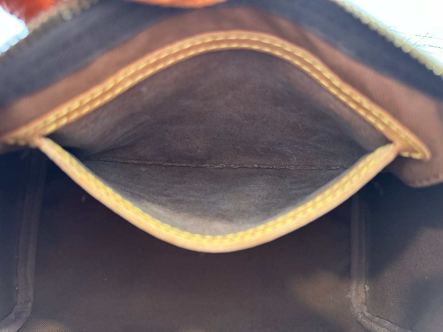 018751 - Louis Vuitton Speedy 25