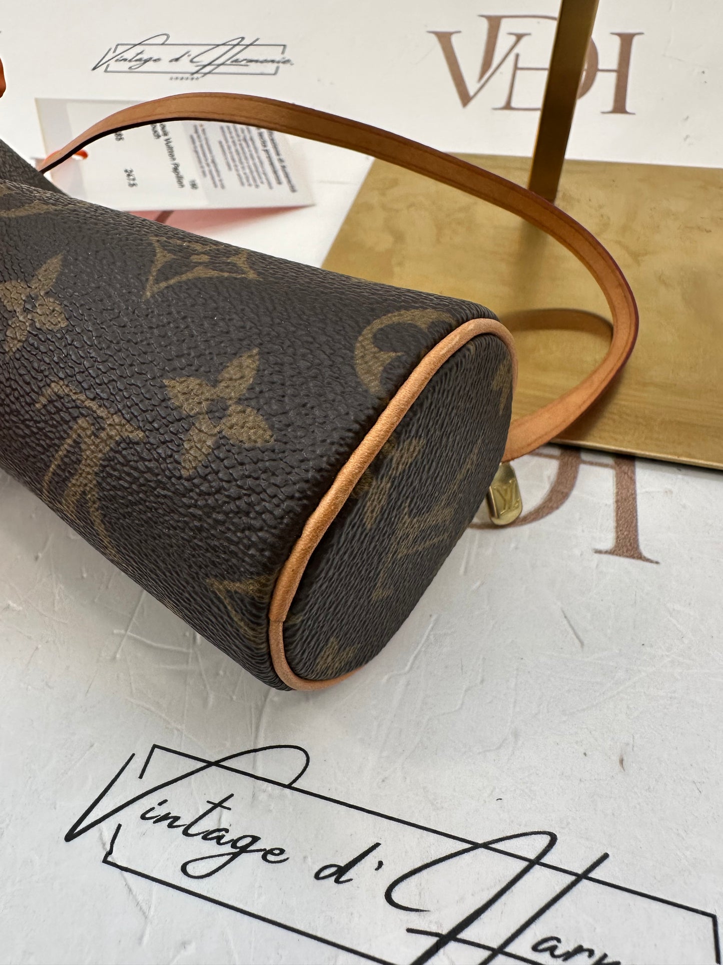 016885 - Louis Vuitton Papillon Pouch