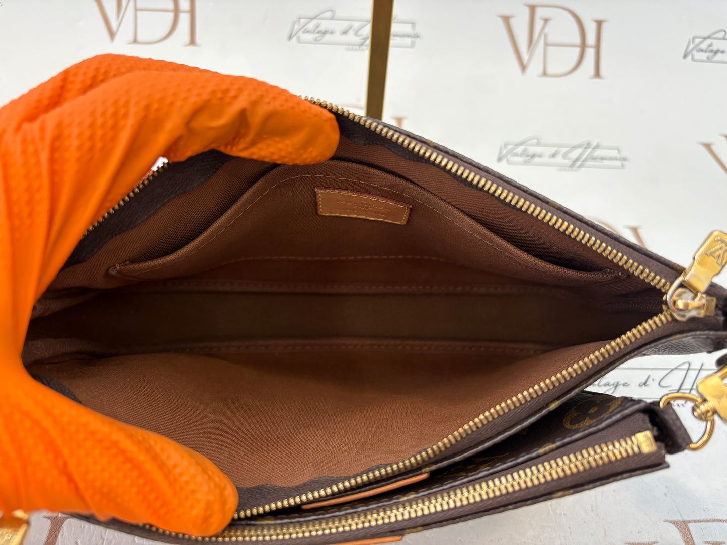 383754 - Louis Vuitton Multipochette