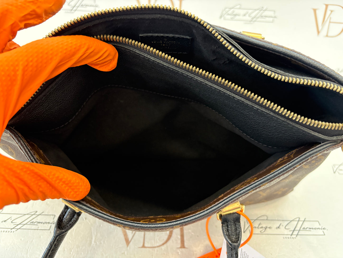 201176 - Louis Vuitton Pallas