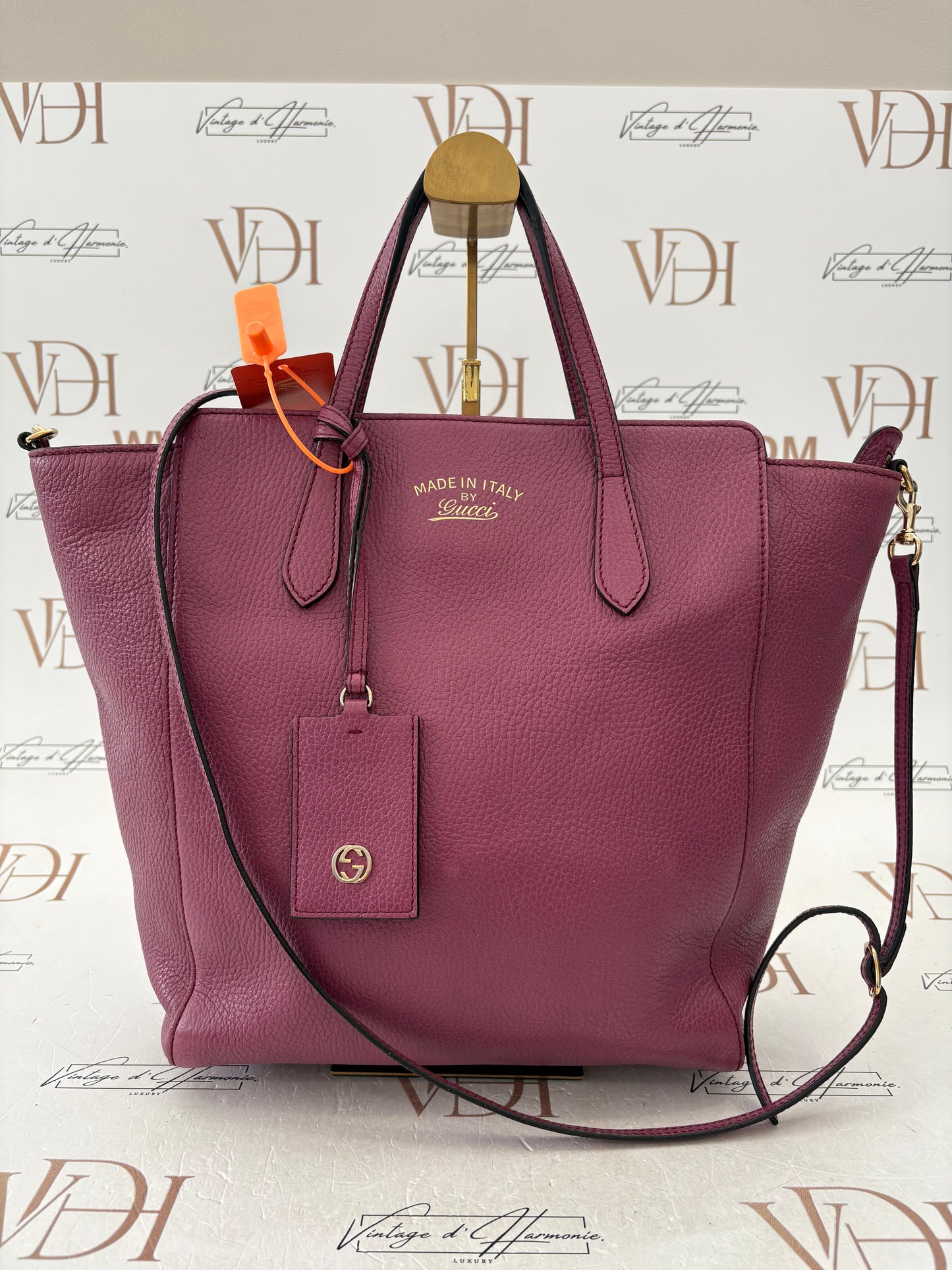 383625 - Gucci Swing