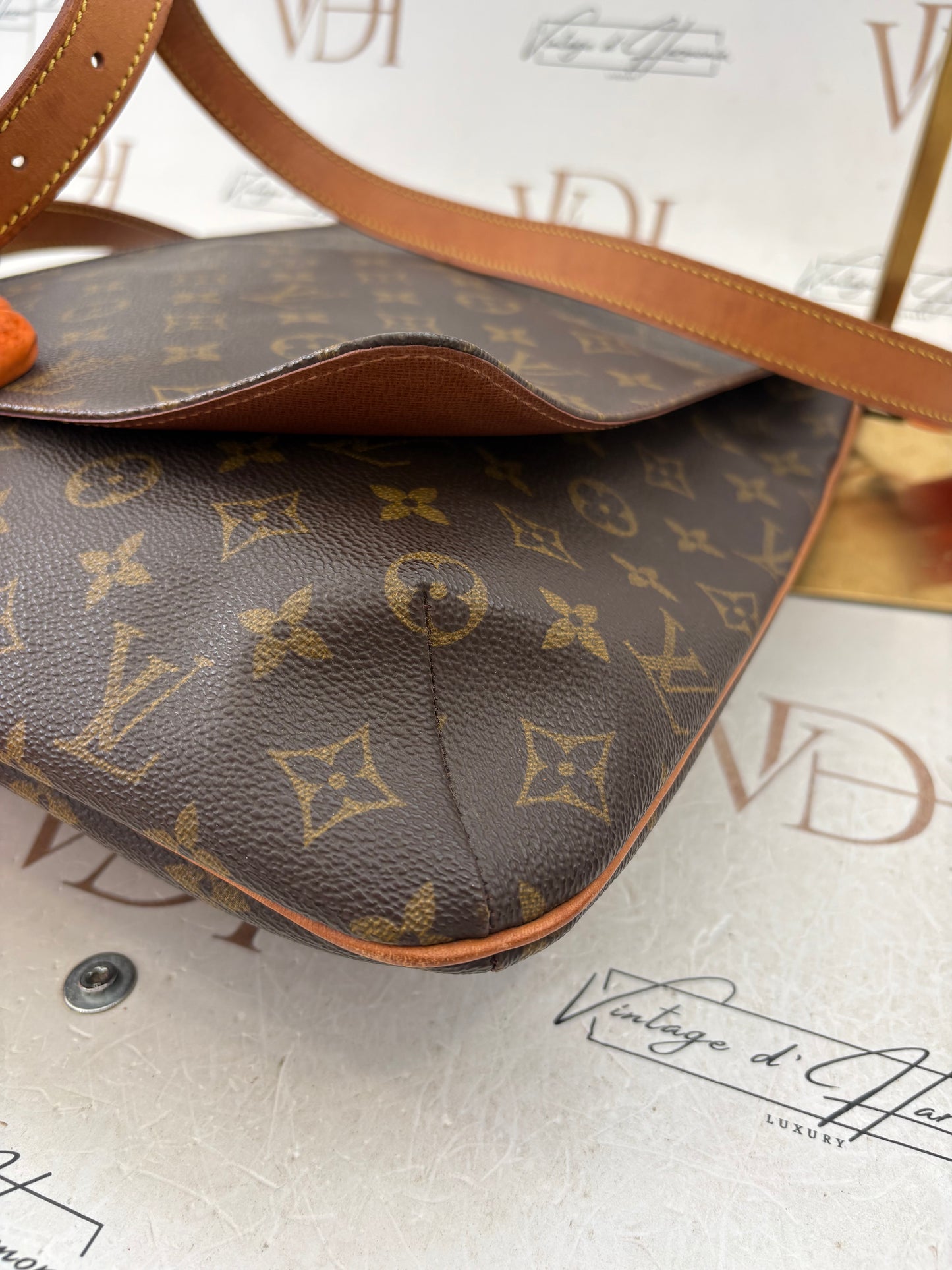 018327 - Louis Vuitton Musette