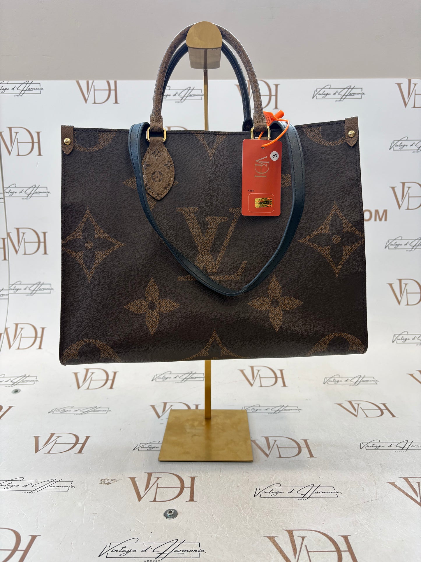 384166 - LV on The go
