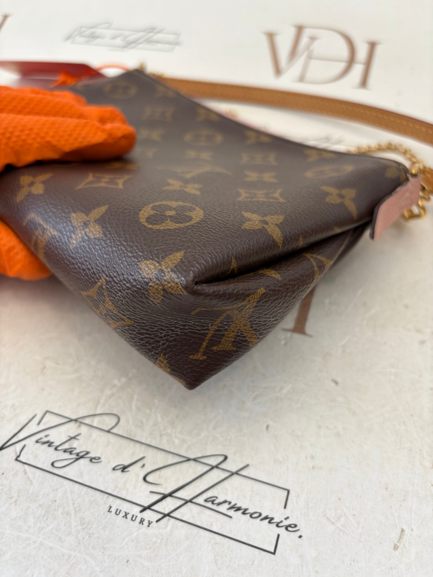 017249 - Louis Vuitton Pallas Pouch