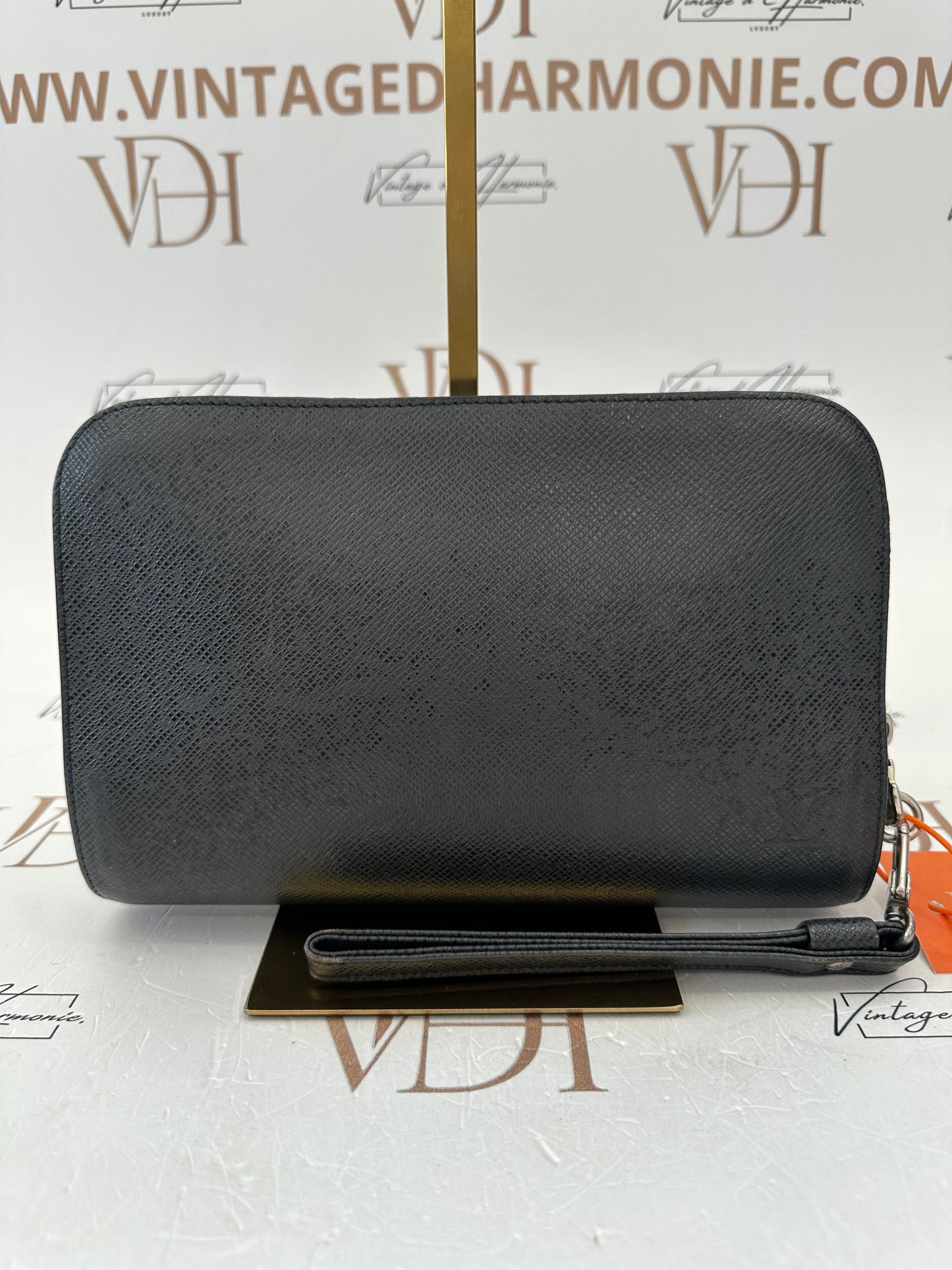 017805 - Louis Vuitton Black Taiga