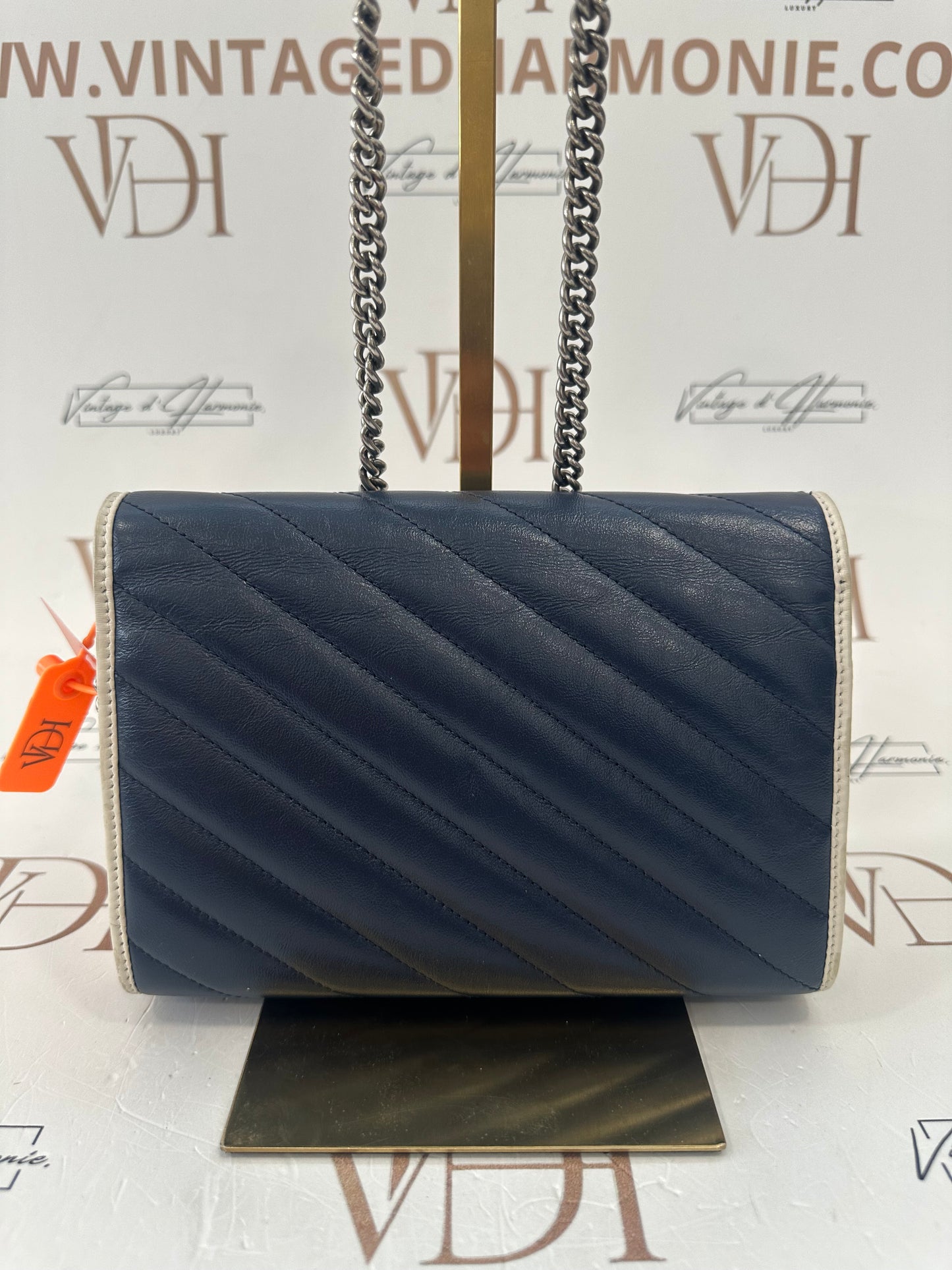 382235 - Gucci Marmont