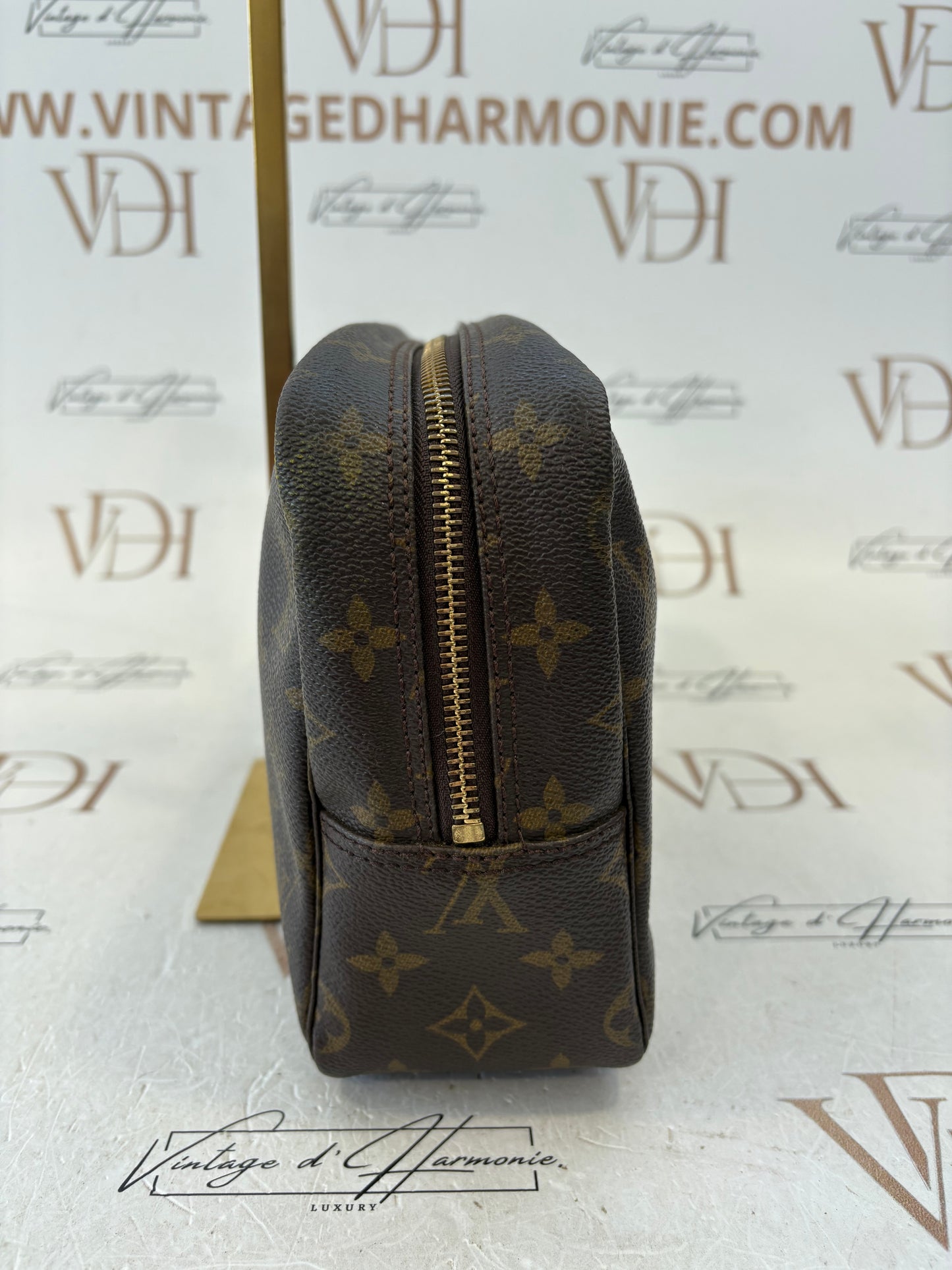 018404 - Louis Vuitton Trousse Toilette 28