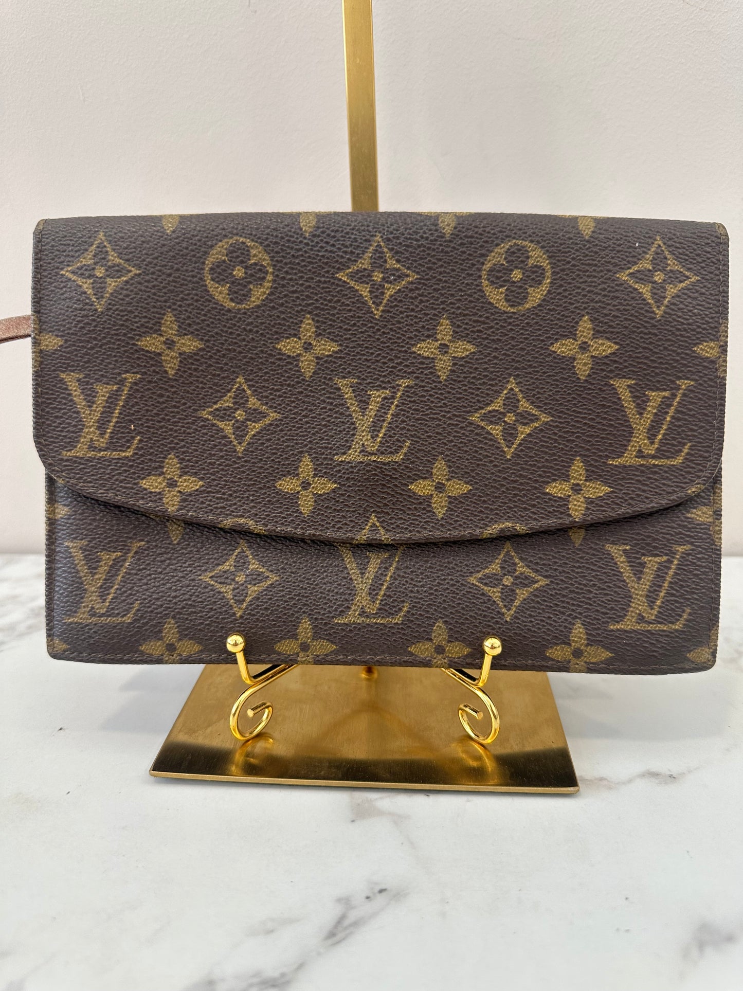 Louis Vuitton Round Wallet