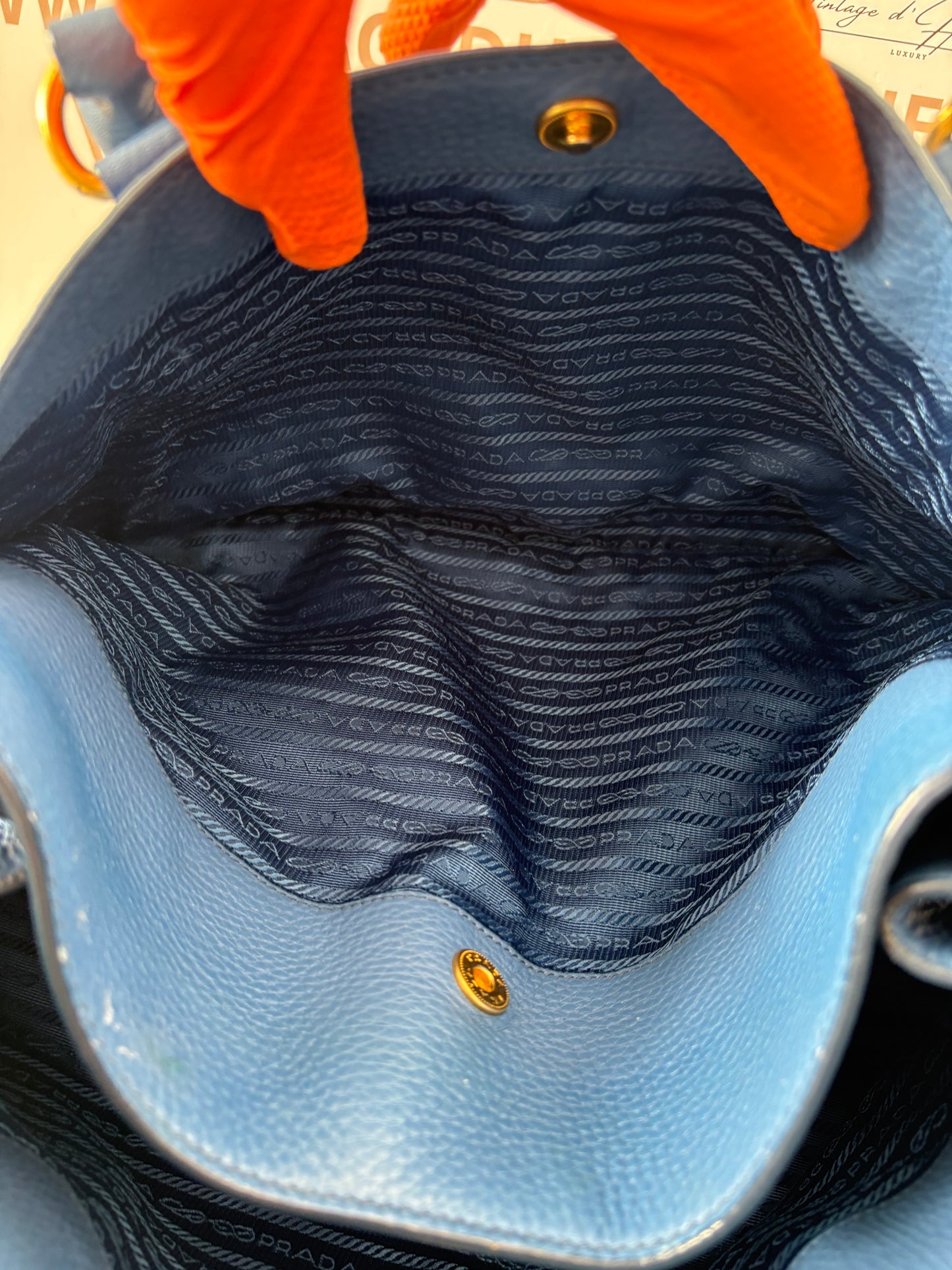 018353 - Prada Blue