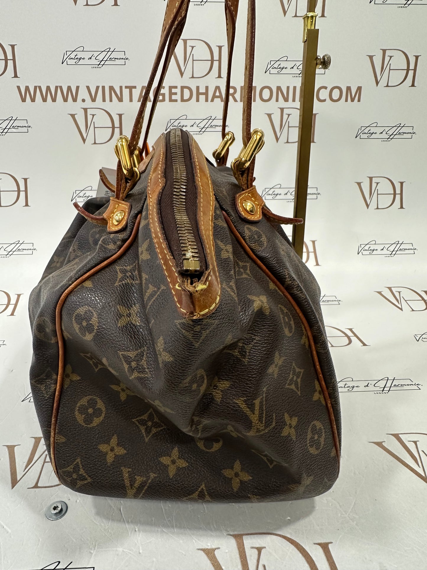 017813 - Louis Vuitton Tivoli GM